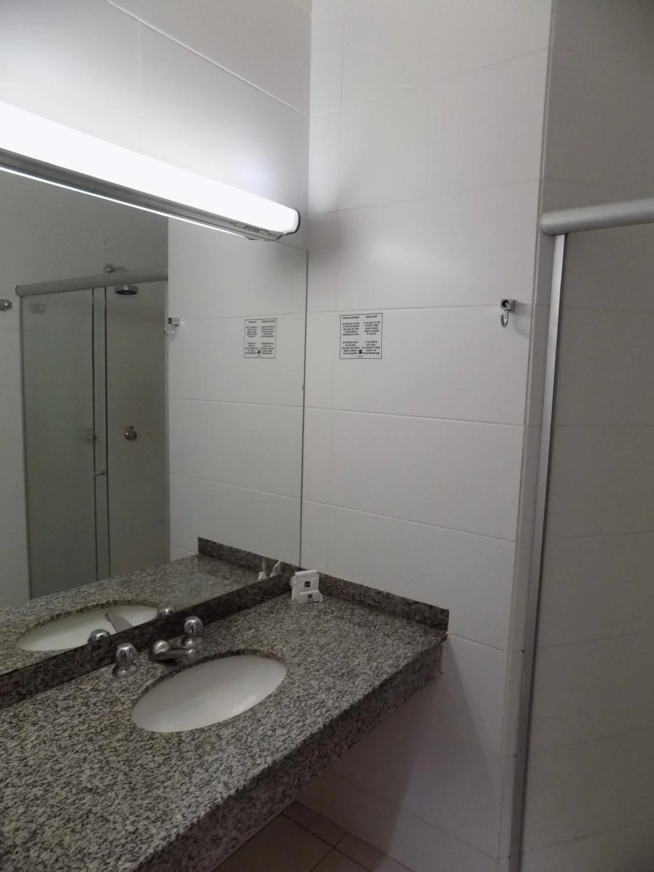 Shower in Hotel Pousada Ourinhos