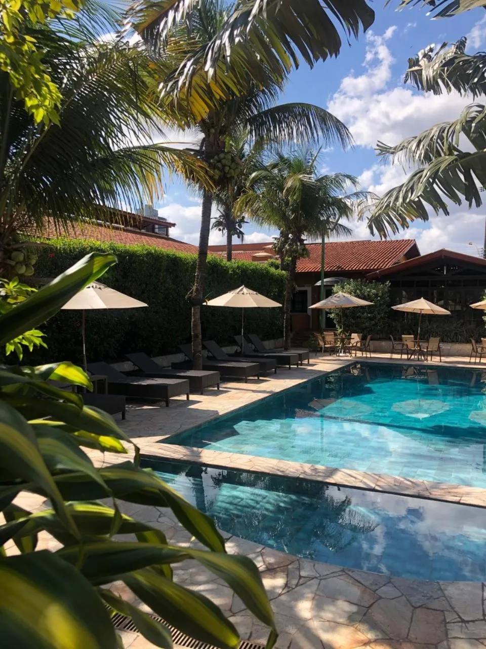 Swimming pool in Hotel Pousada Ourinhos