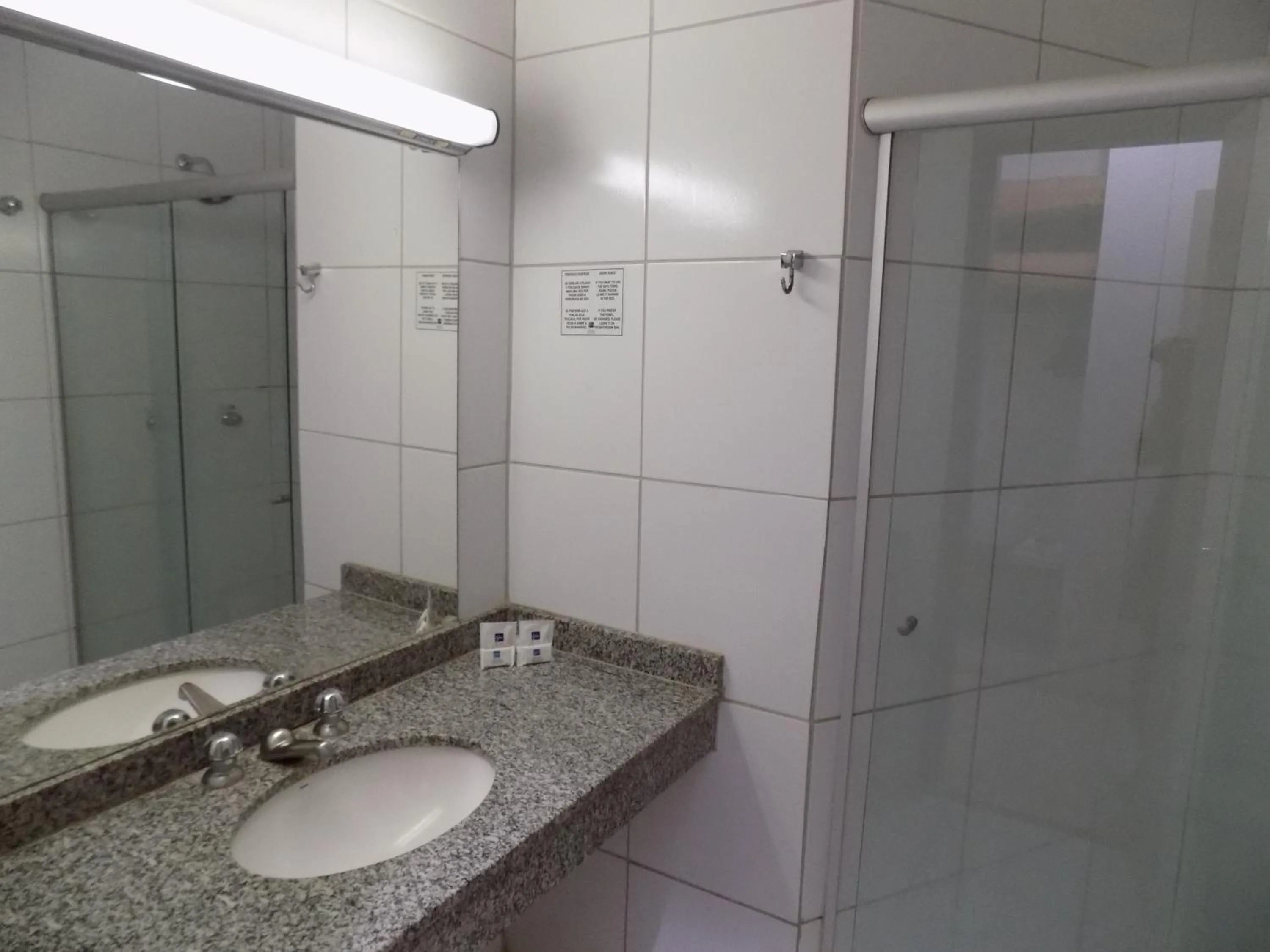 Shower in Hotel Pousada Ourinhos