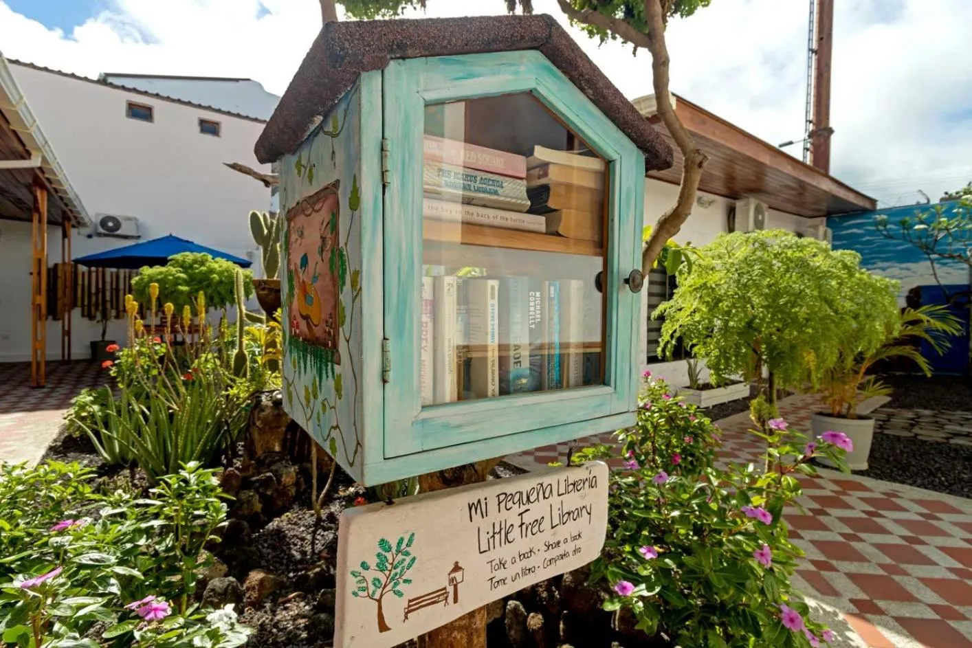 Library in Plaza Luna Suites