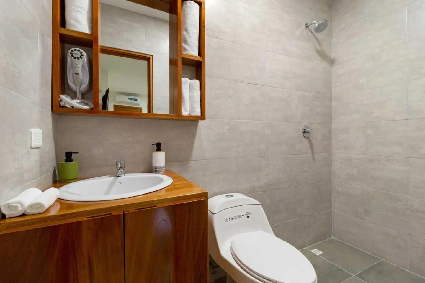 Bathroom in Plaza Luna Suites