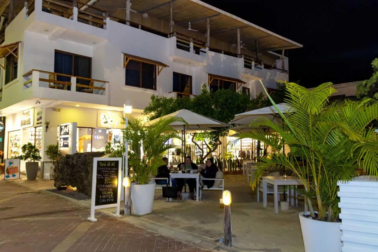 Night in Plaza Luna Suites