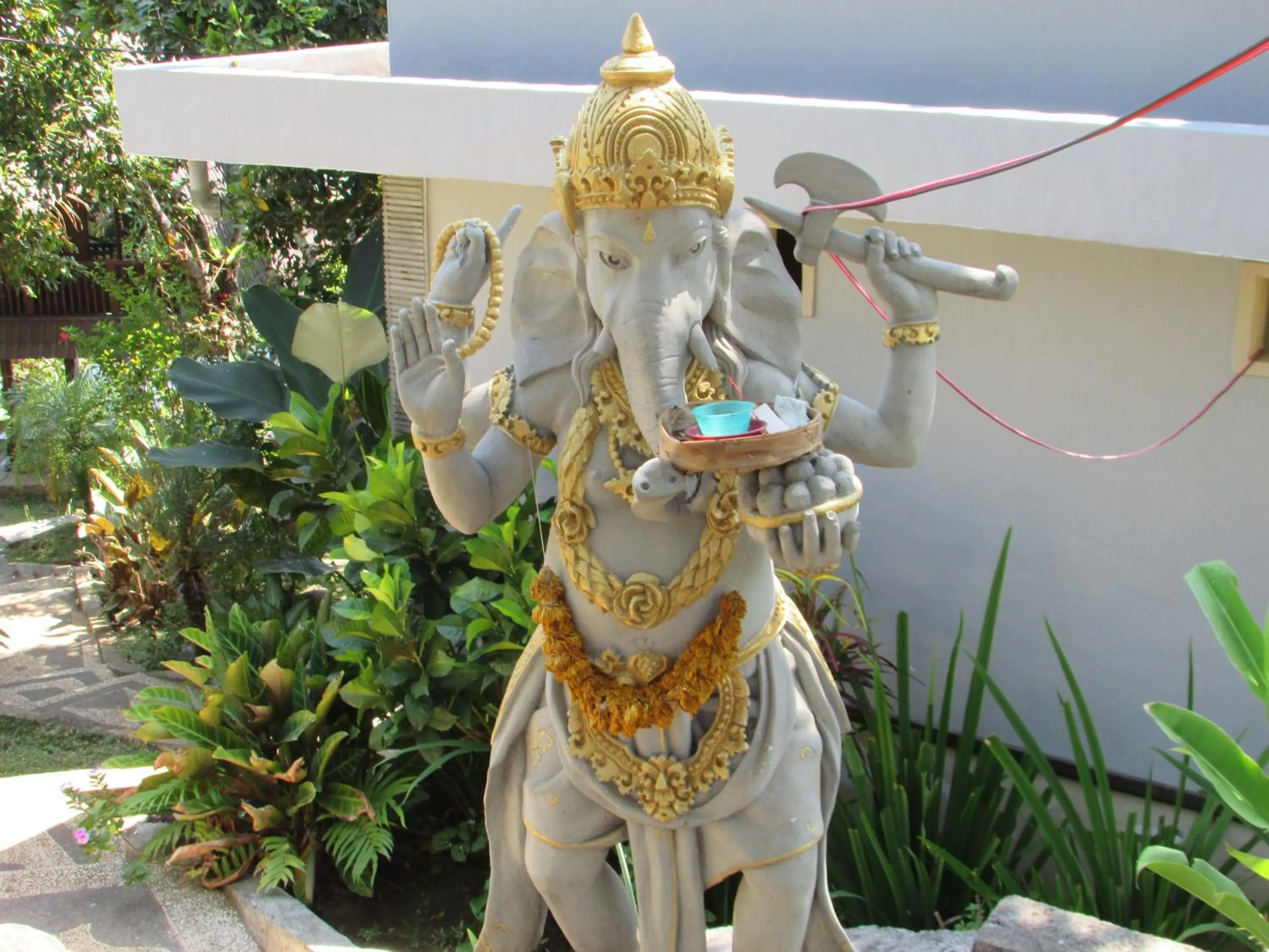 Facade/entrance in D'kailash Retreat