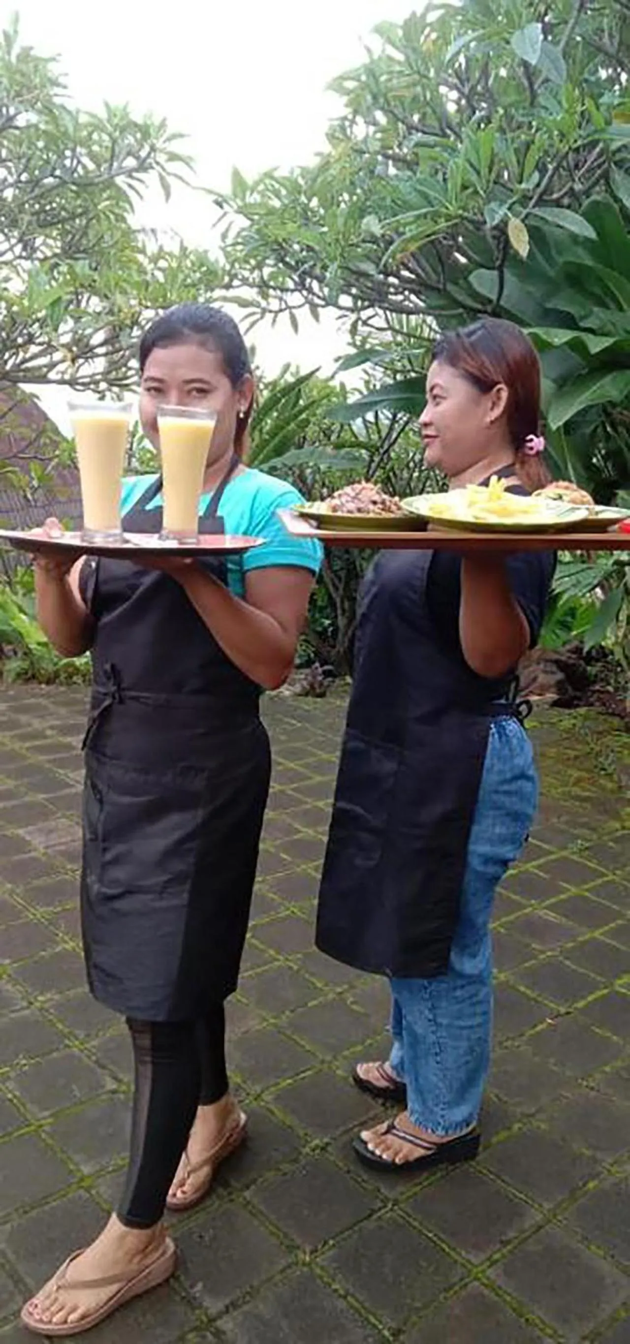 Restaurant/places to eat in D'kailash Retreat