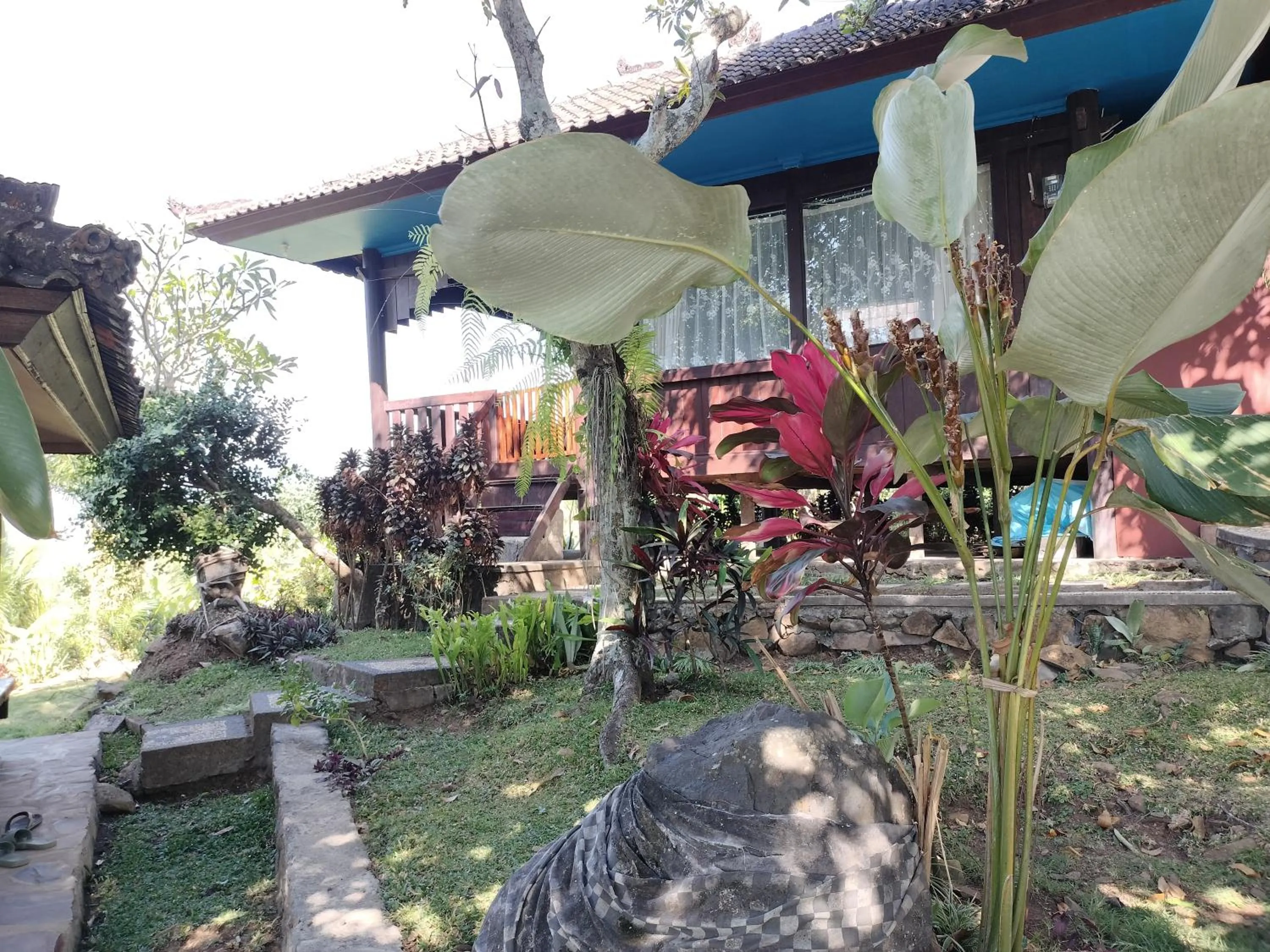 Property building in D'kailash Retreat