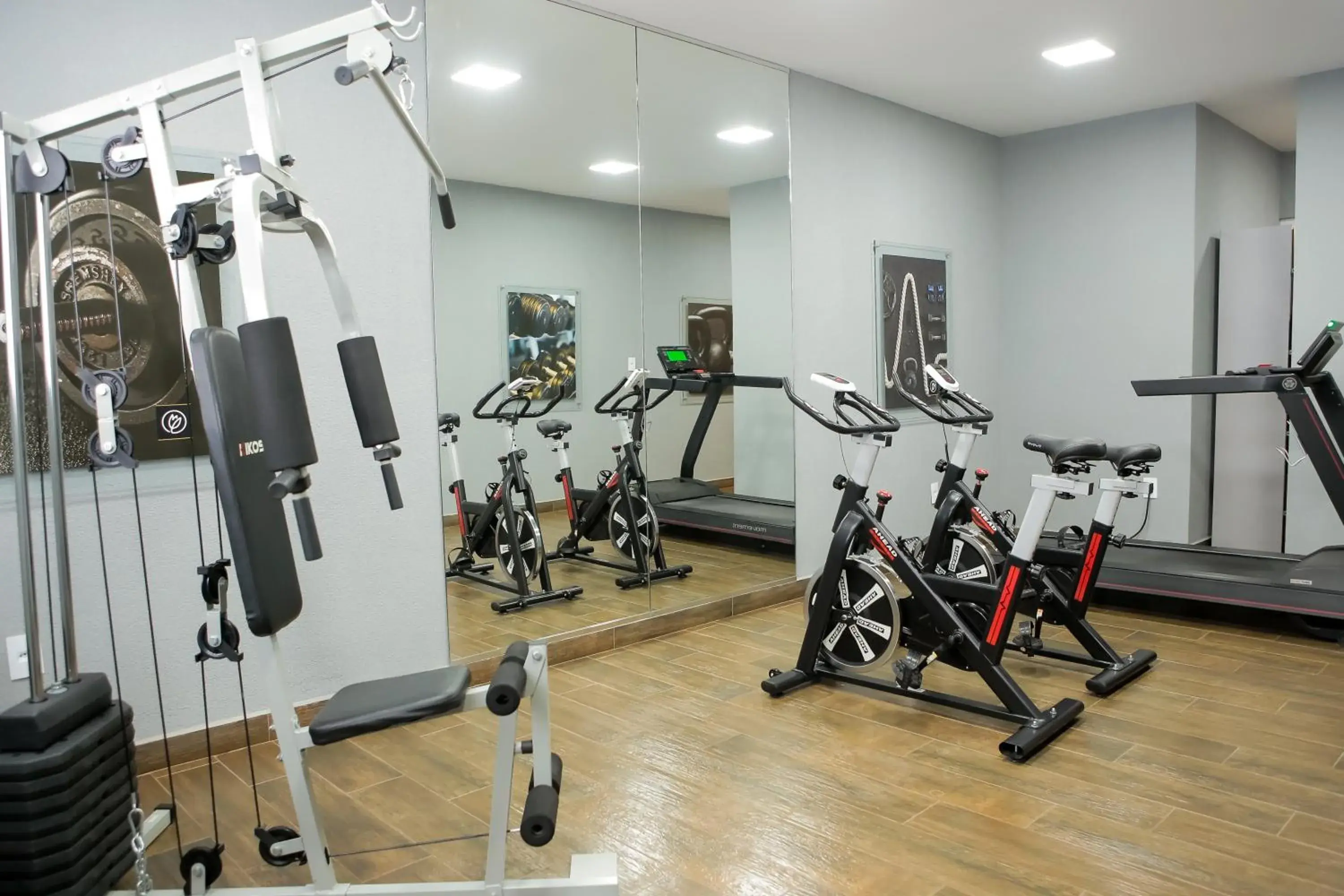 Fitness centre/facilities in eSuites Sorocaba Fitness centre/facilities in eSuites Sorocaba