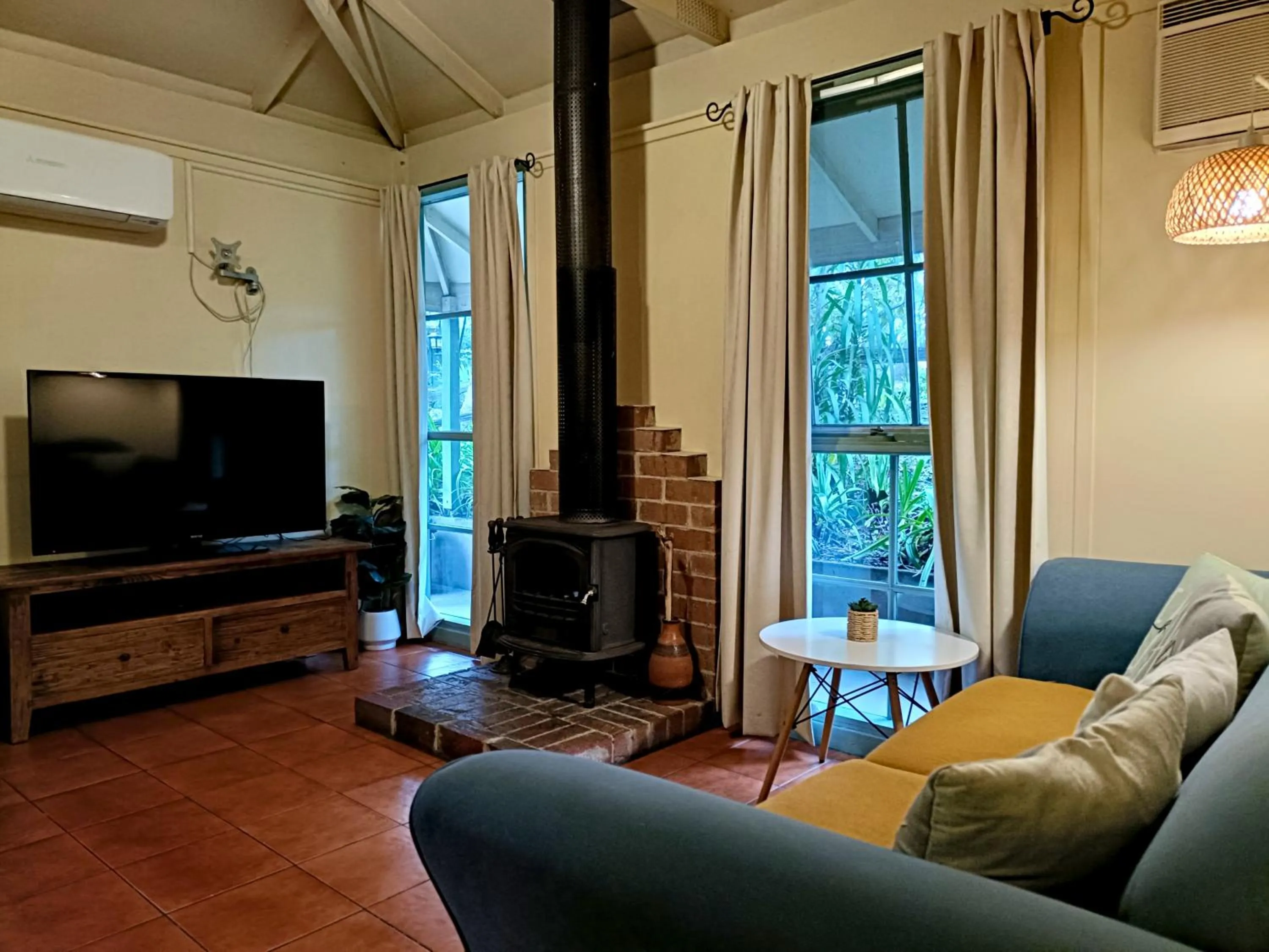 Living room in Kalimna Woods Cottages