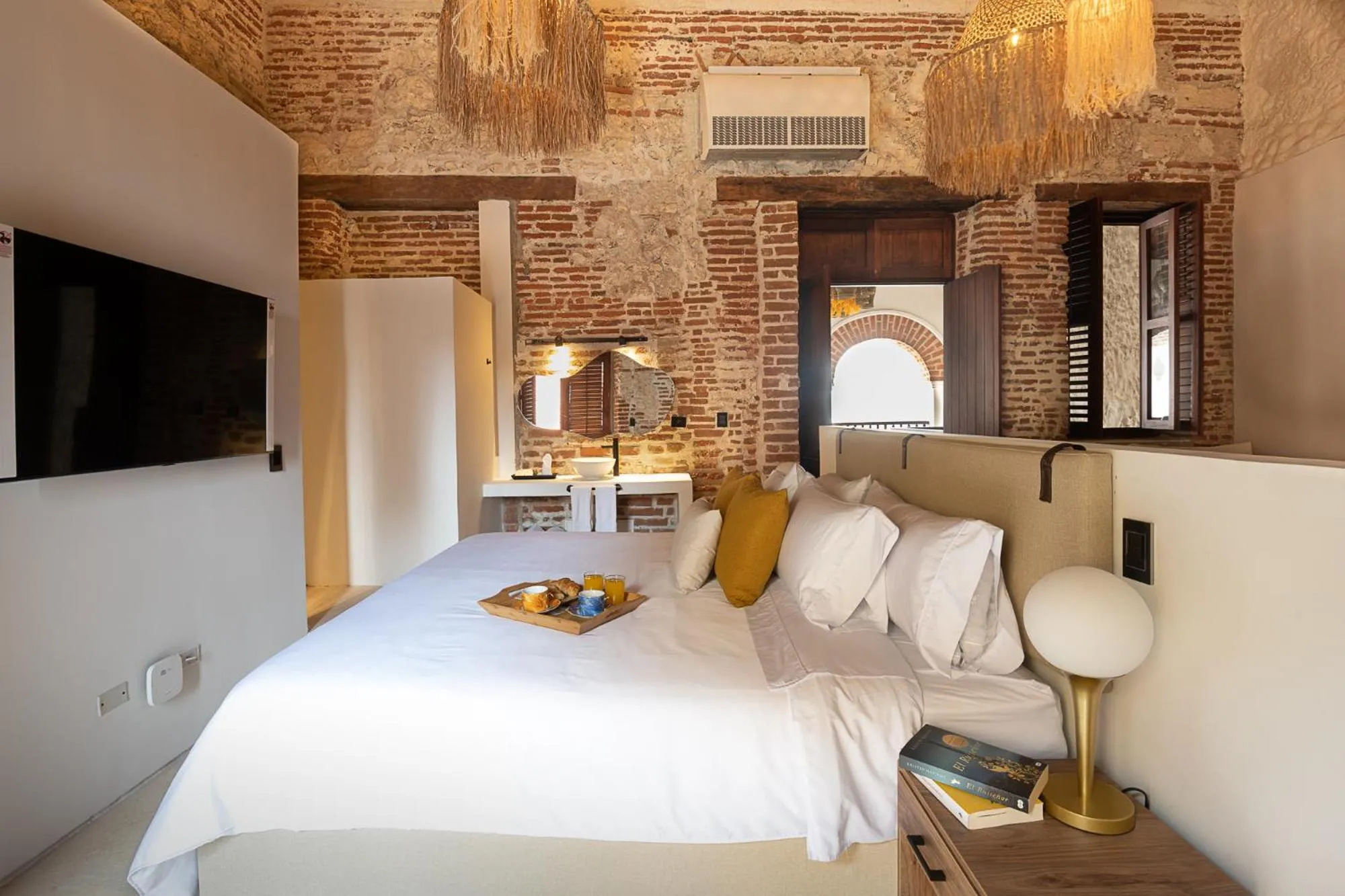 Photo of the whole room, Bed in Hotel Voilá Getsemaní