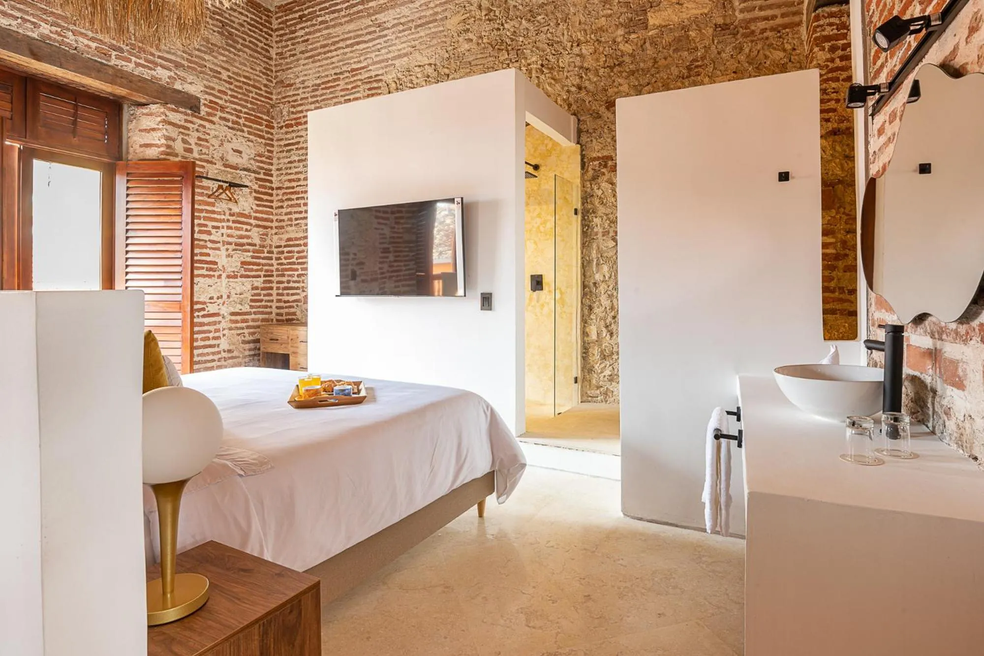 Photo of the whole room, Bed in Hotel Voilá Getsemaní