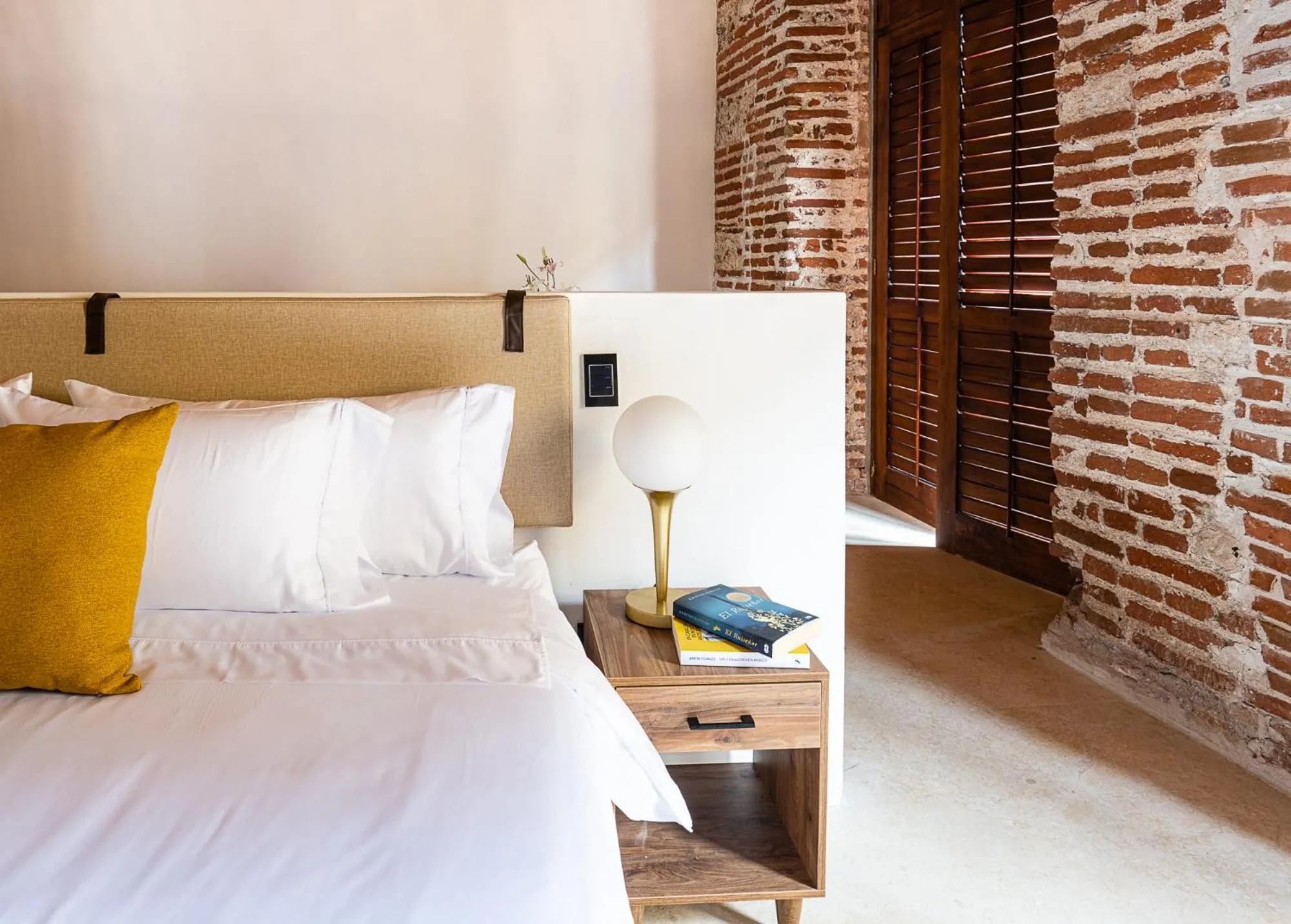 Photo of the whole room, Bed in Hotel Voilá Getsemaní