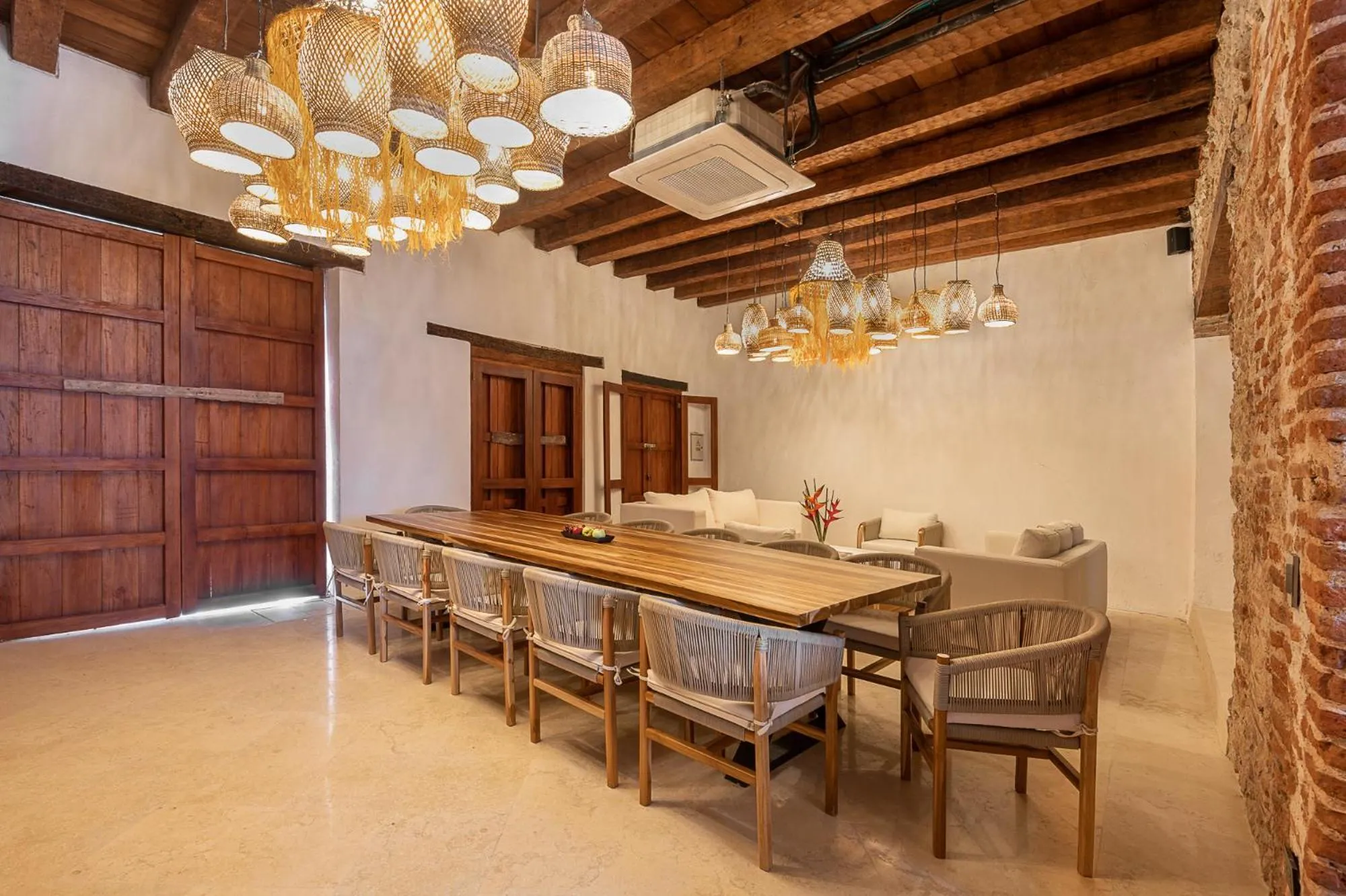 Dining area in Hotel Voilá Getsemaní