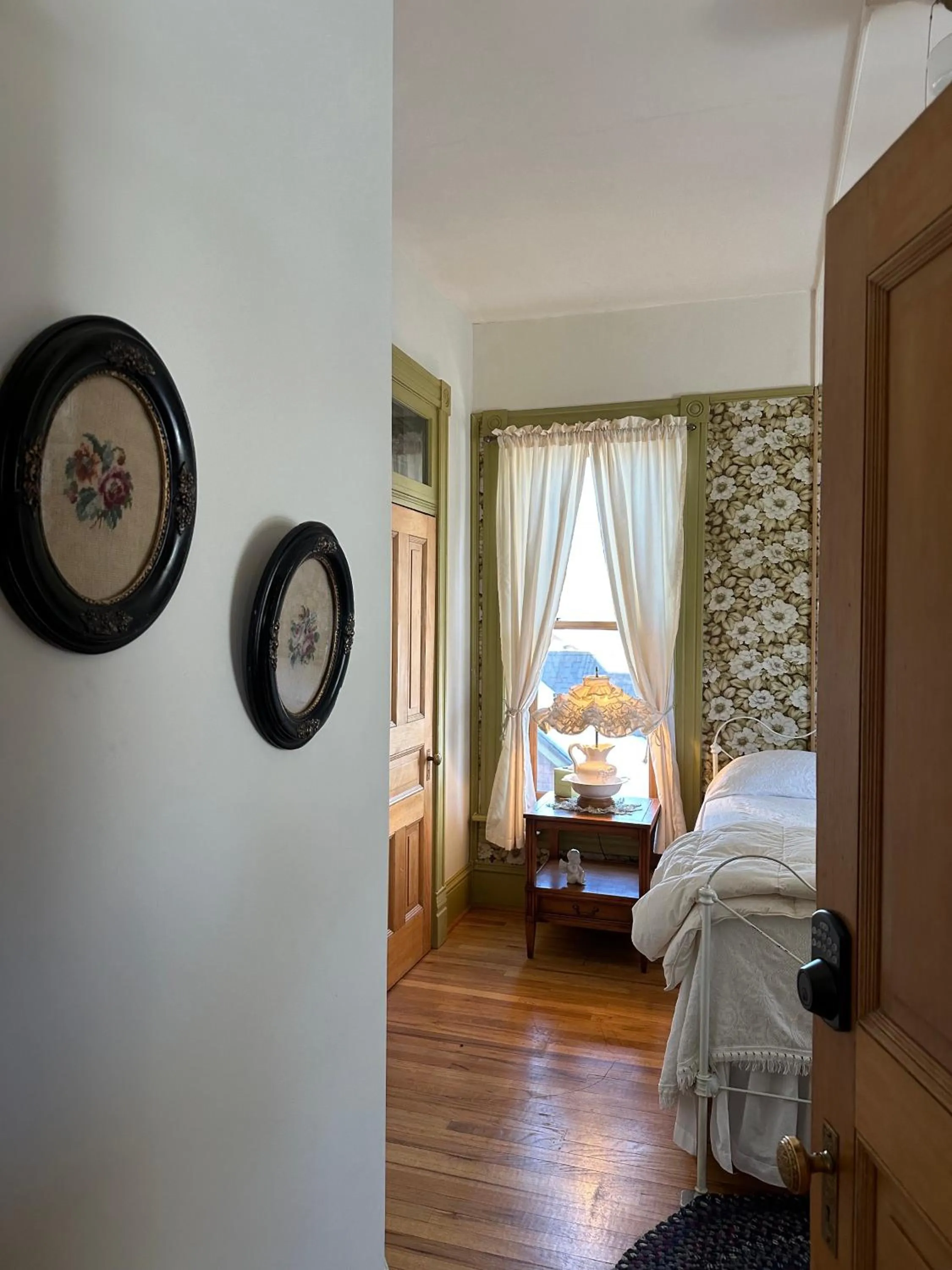 Bedroom, Bed in Gable House Bed and Breakfast Inn