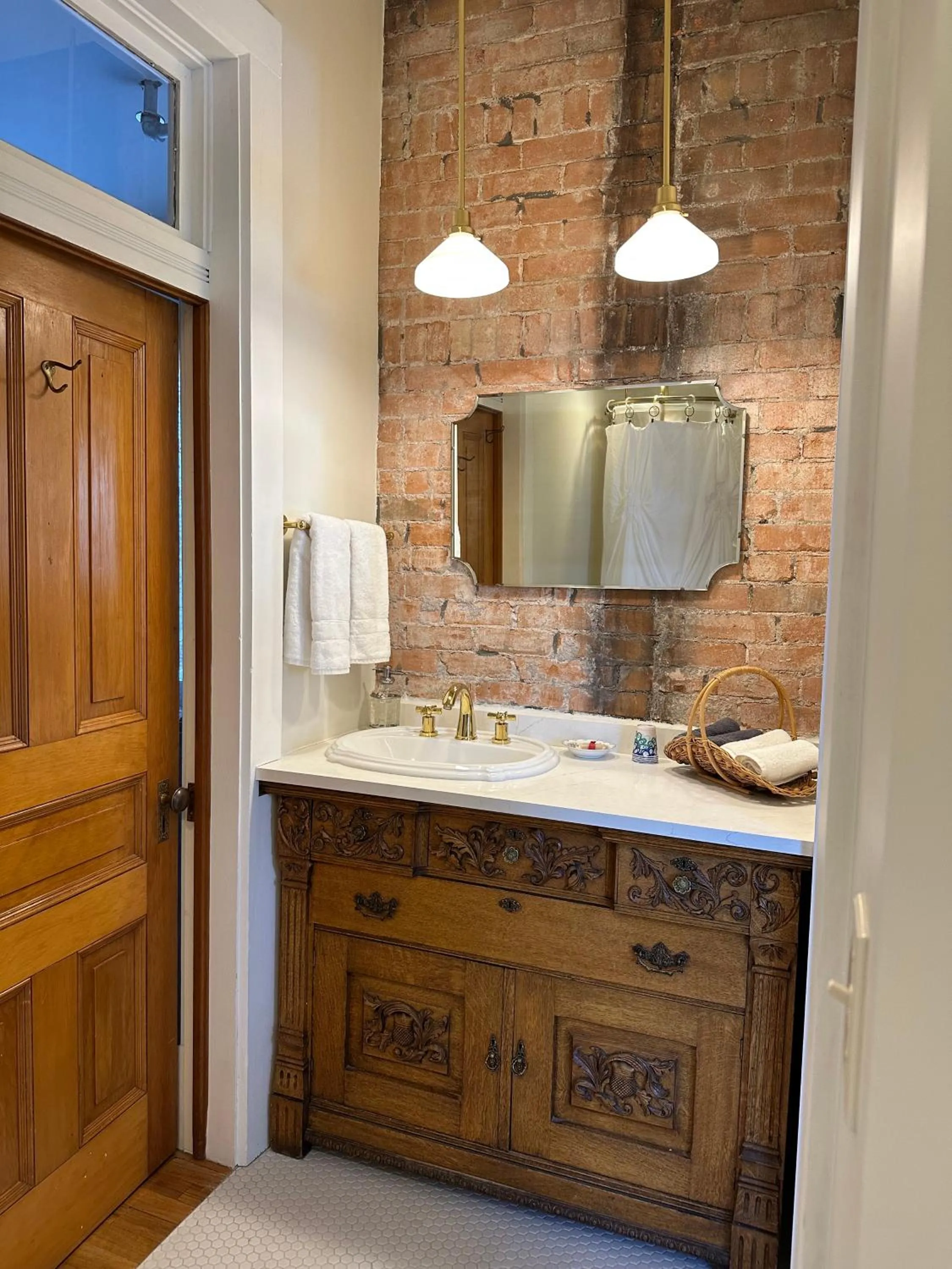 Bathroom in Gable House Bed and Breakfast Inn