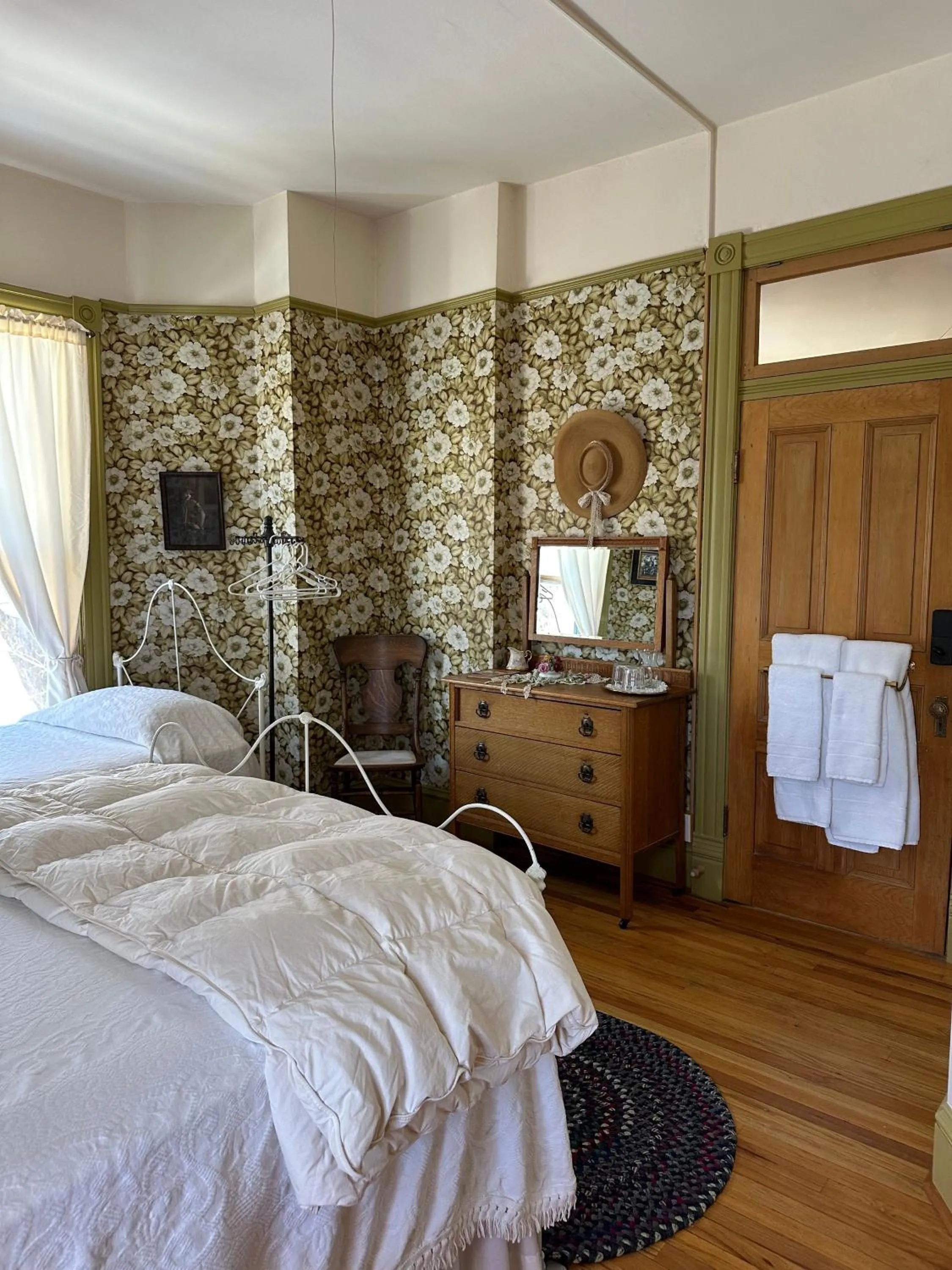 Bedroom, Bed in Gable House Bed and Breakfast Inn