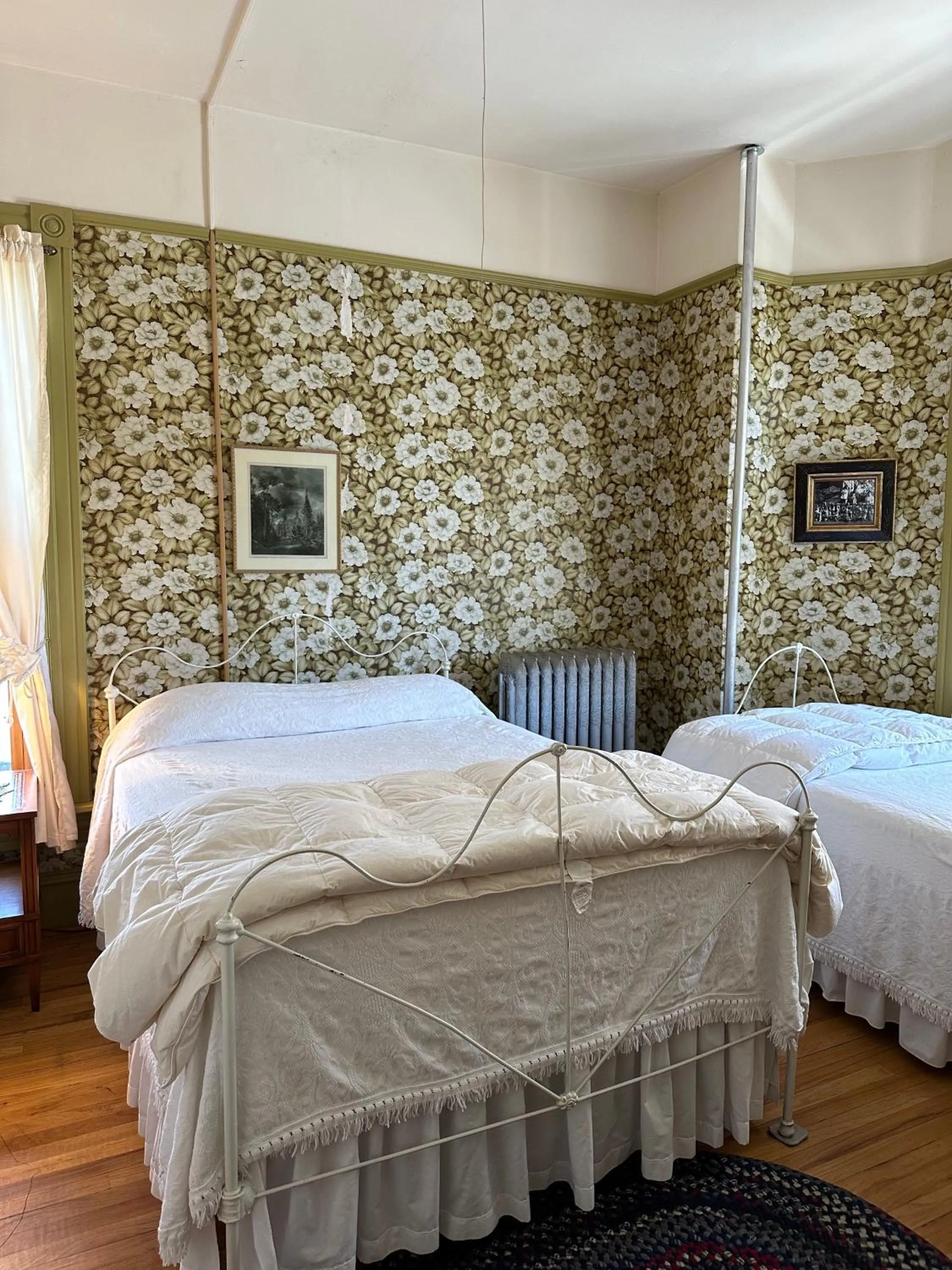 Bedroom, Bed in Gable House Bed and Breakfast Inn