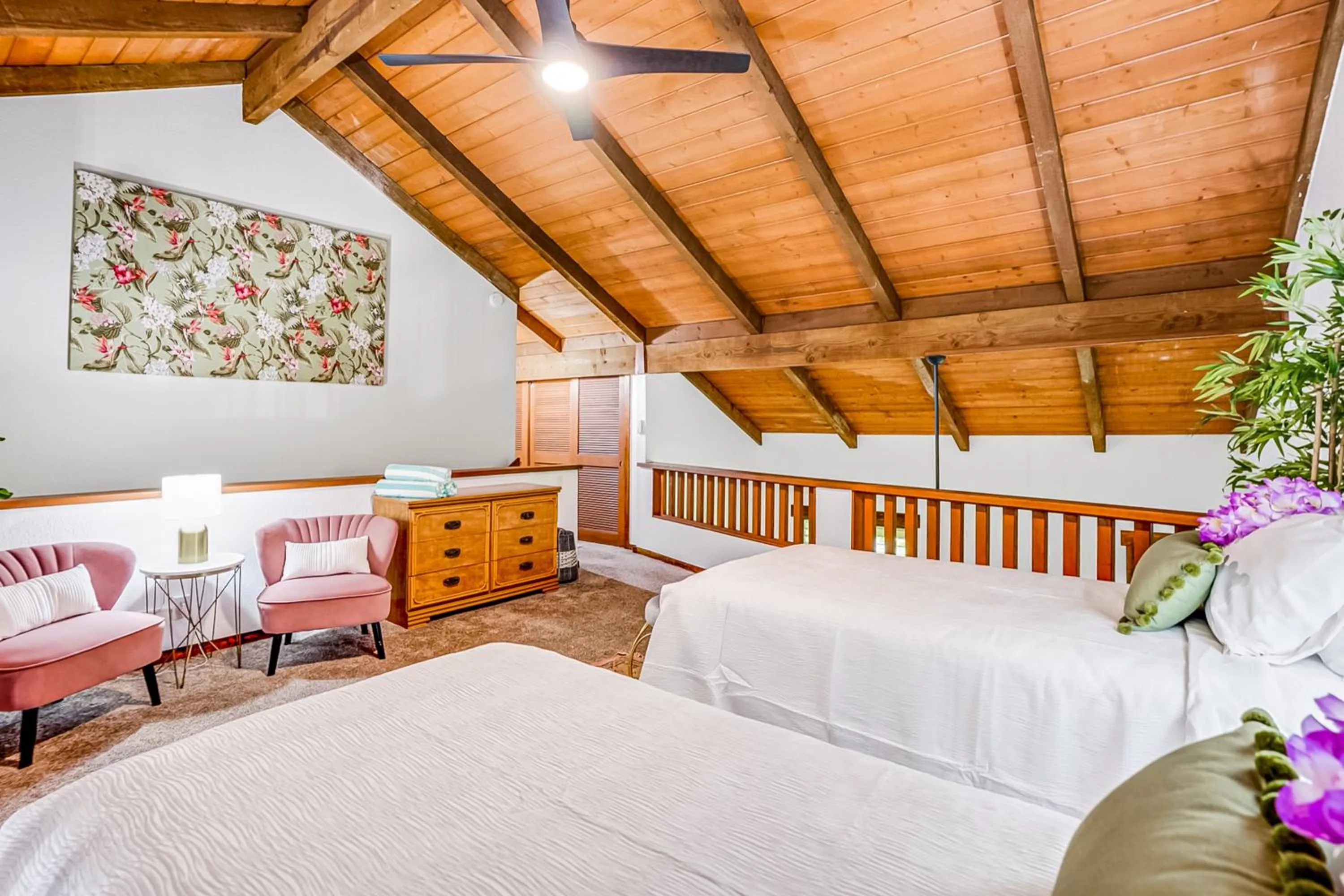 Bed in Waikomo Stream Villas 132