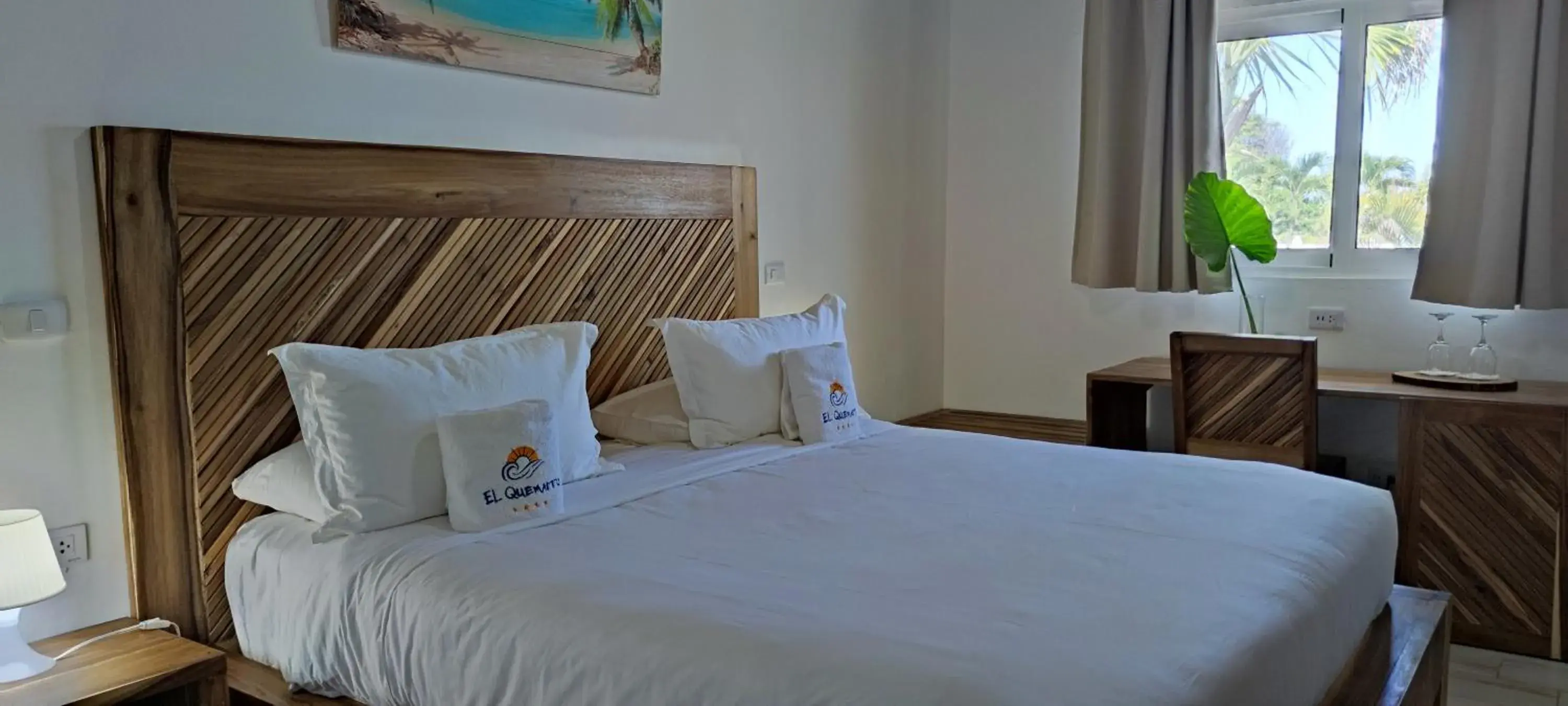 Deluxe Double Room with Sea View in Hotel El Quemaito - Luxury Oceanfront Retreat Deluxe Double Room with Sea View in Hotel El Quemaito - Luxury Oceanfront Retreat