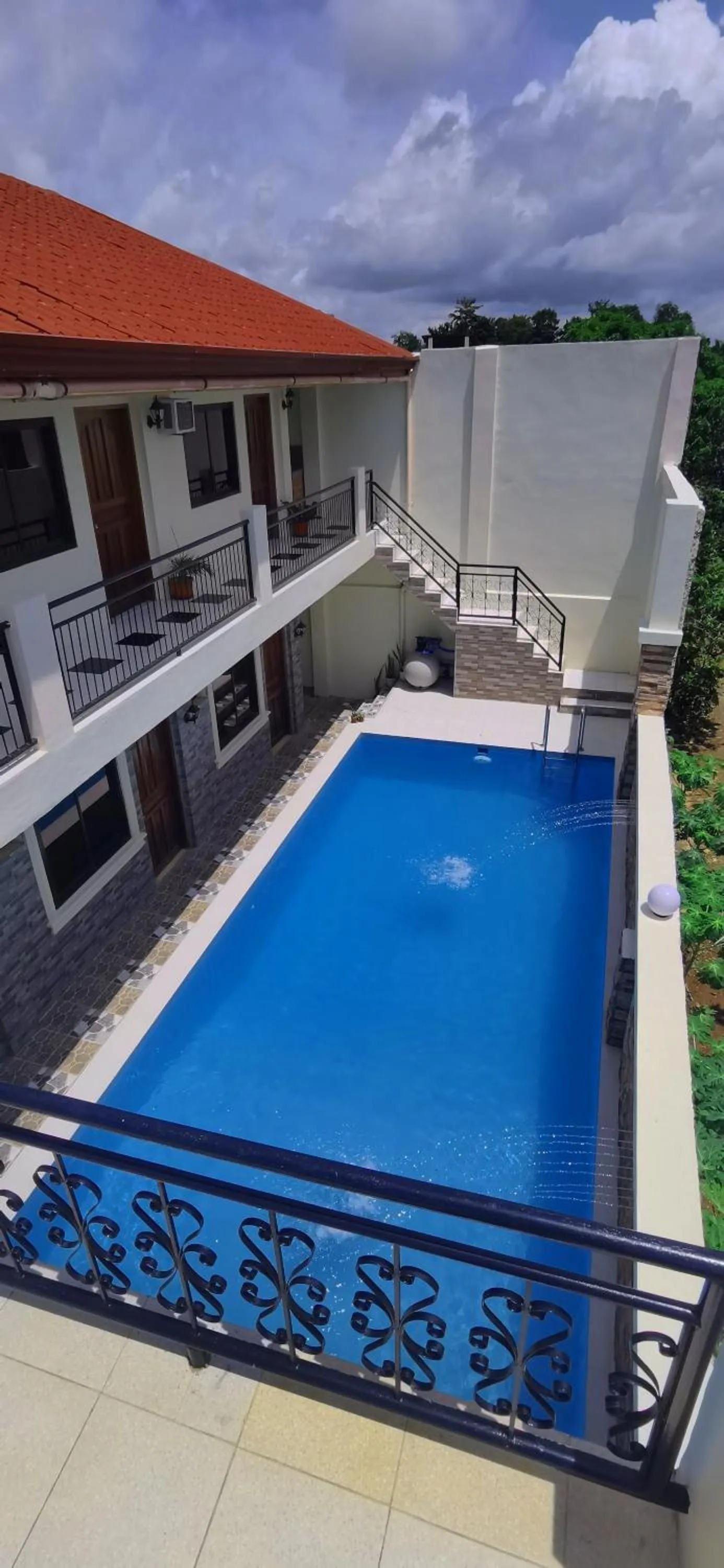 Day in Bountiful Inn