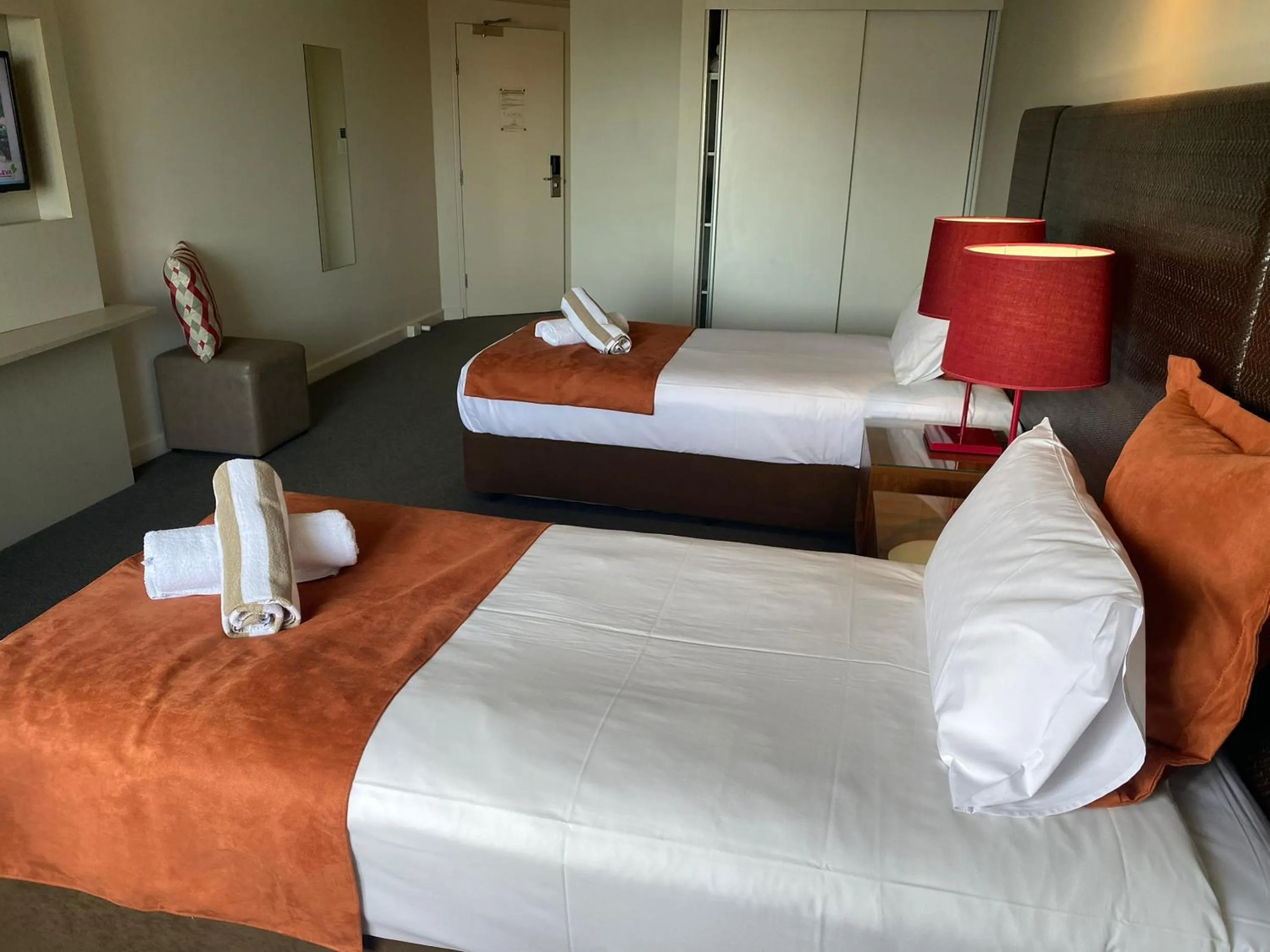 Bedroom, Bed in Darwin Esplanade Central Official