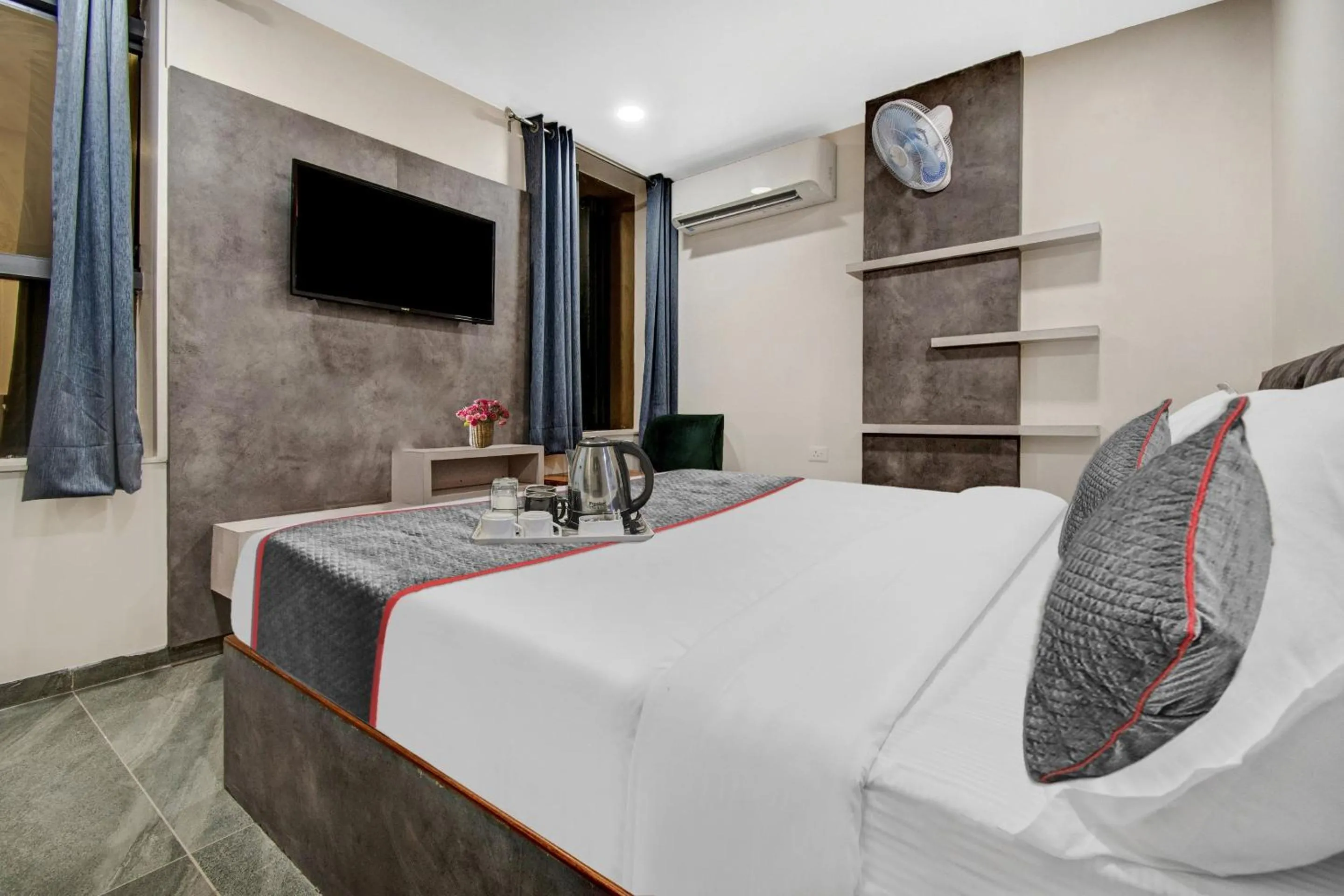 Townhouse OAK Hotel Rudra