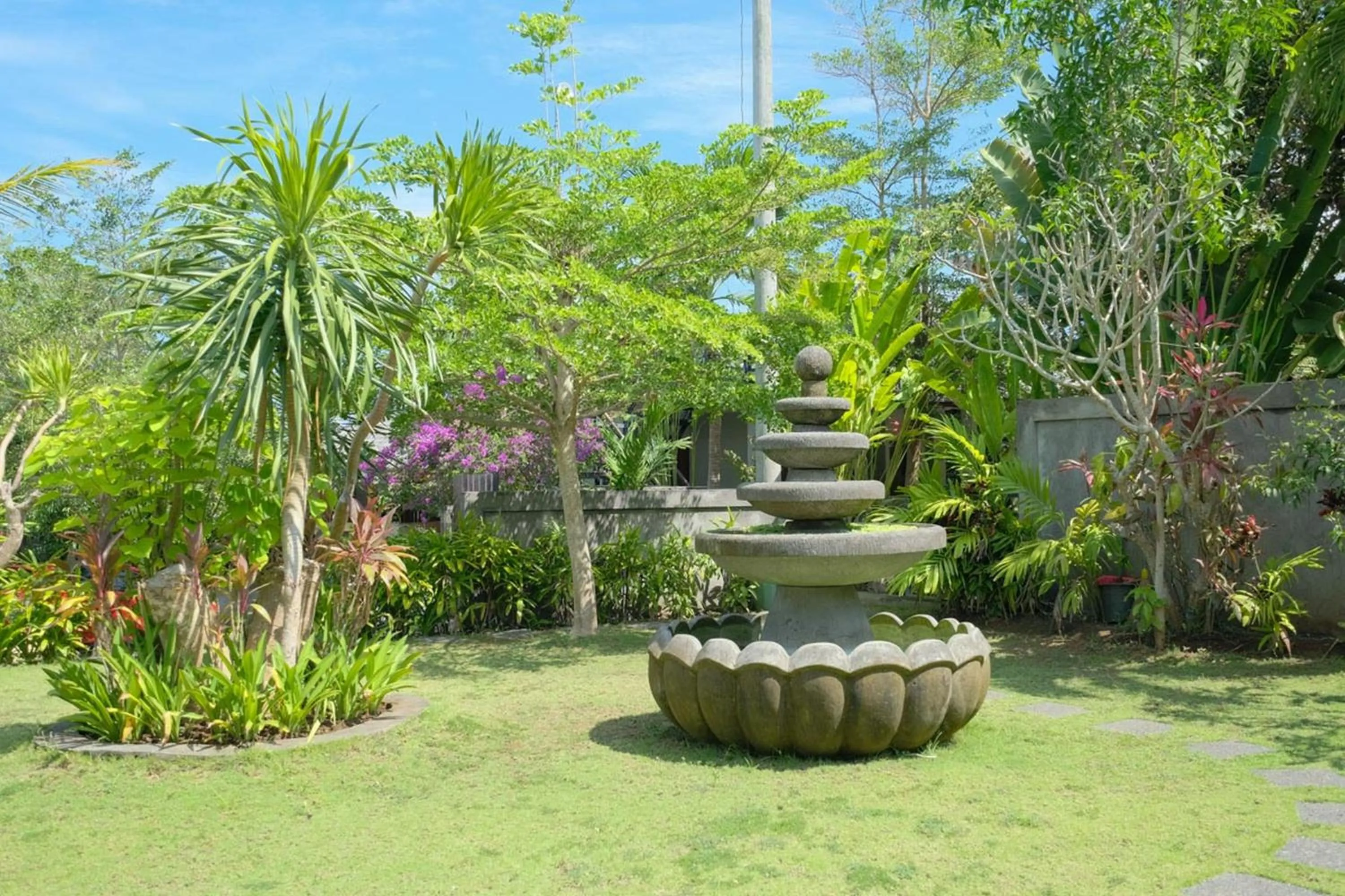 Garden in Dinar Hills Ungasan by The Lavana