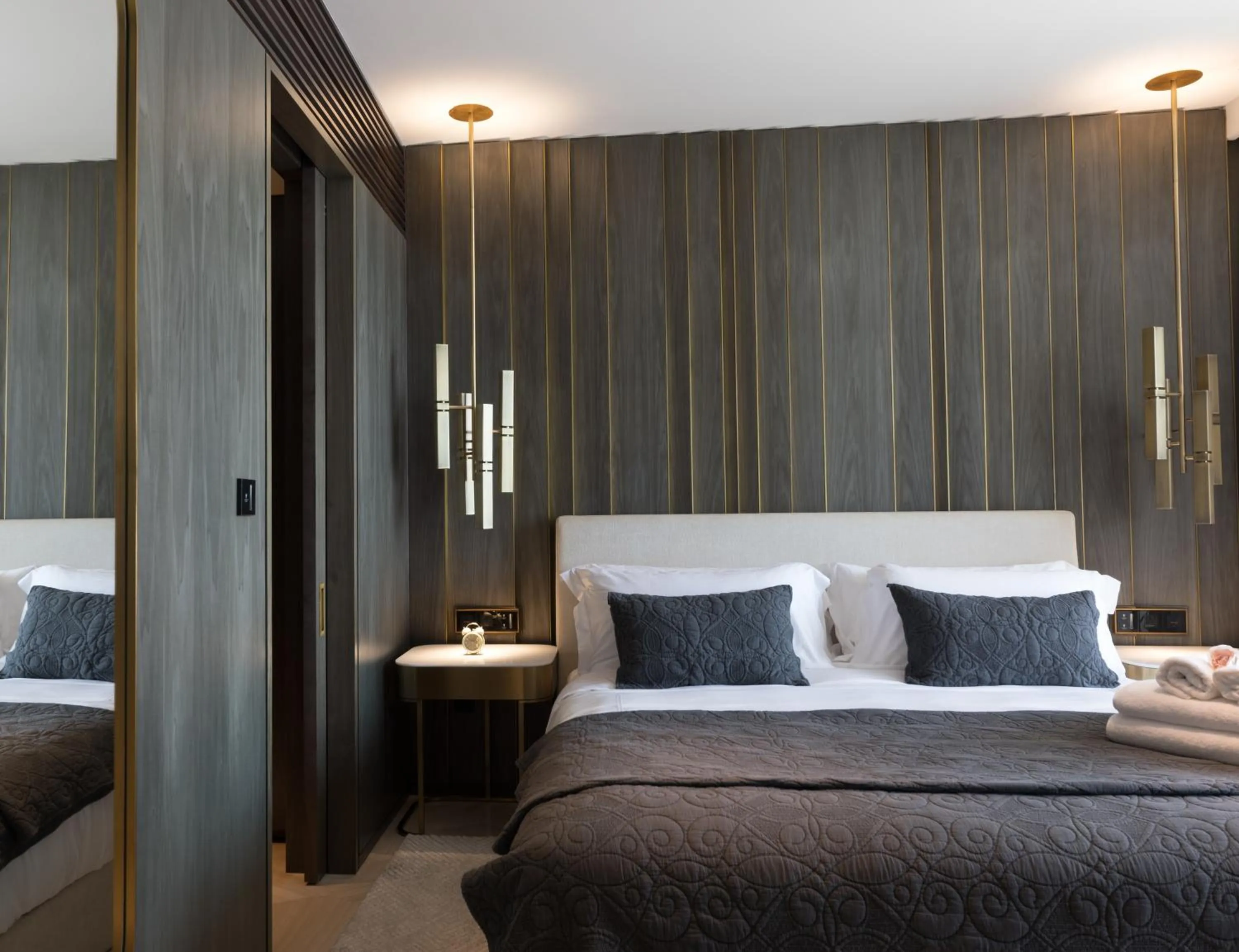 Bed in Maison Privee - Luxury Sea View Apt in FIVE Resort on The Palm