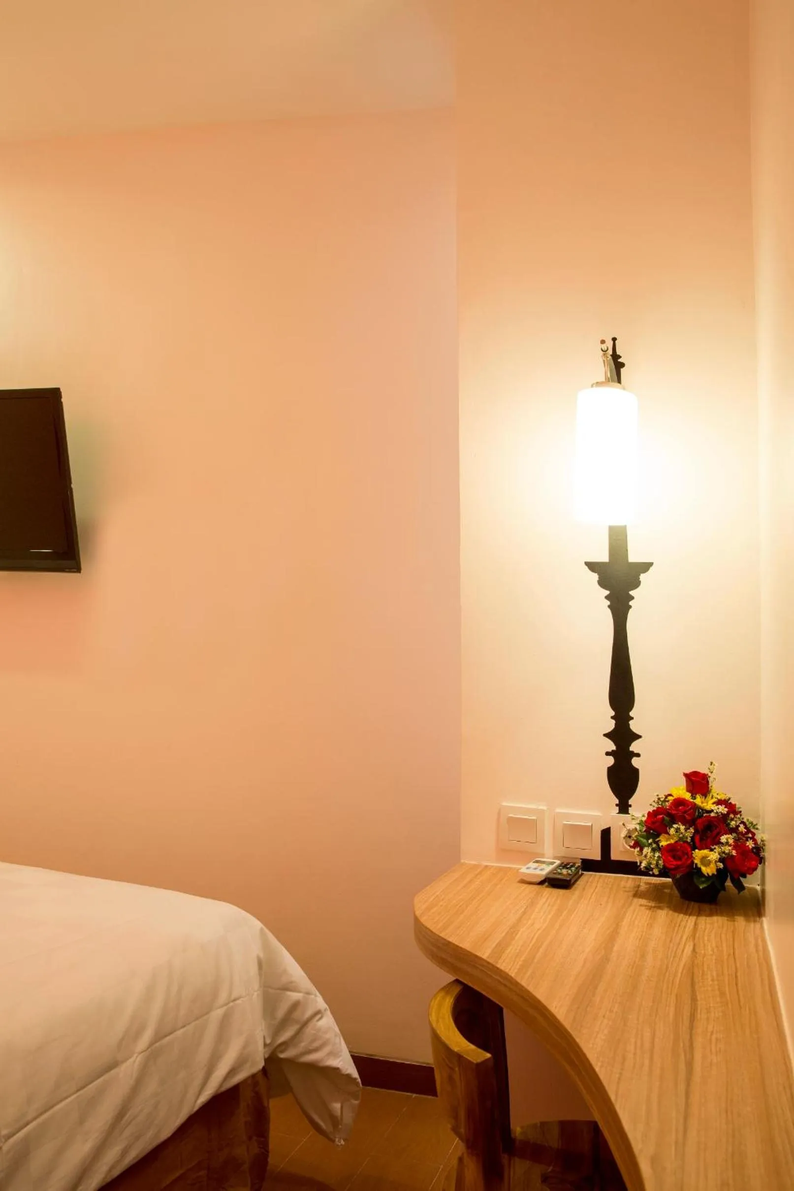 Photo of the whole room, Bed in DeMira Hotel