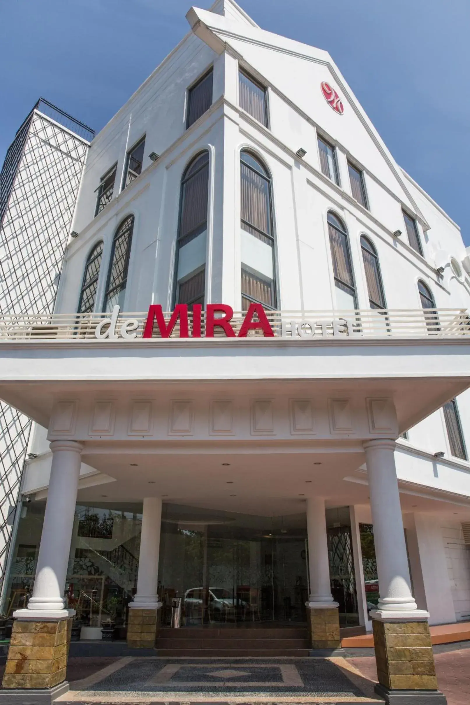 Facade/entrance in DeMira Hotel Facade/entrance in DeMira Hotel