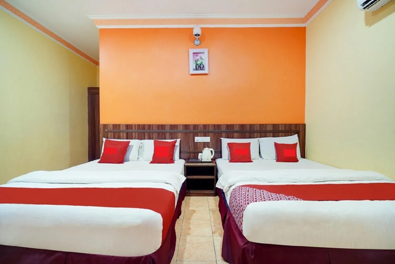 Bed in Hill Times Inn Hotel