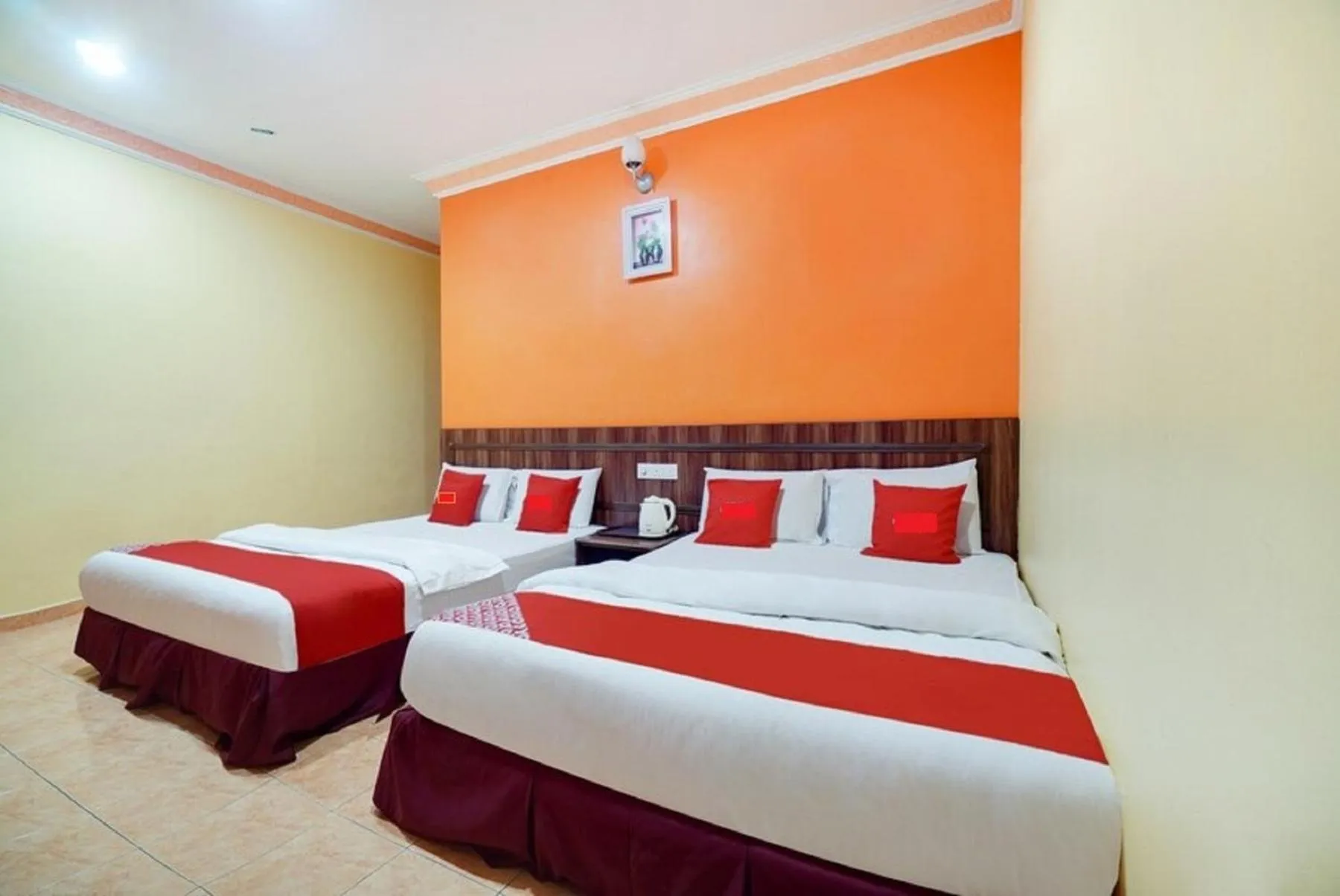 Bed in Hill Times Inn Hotel