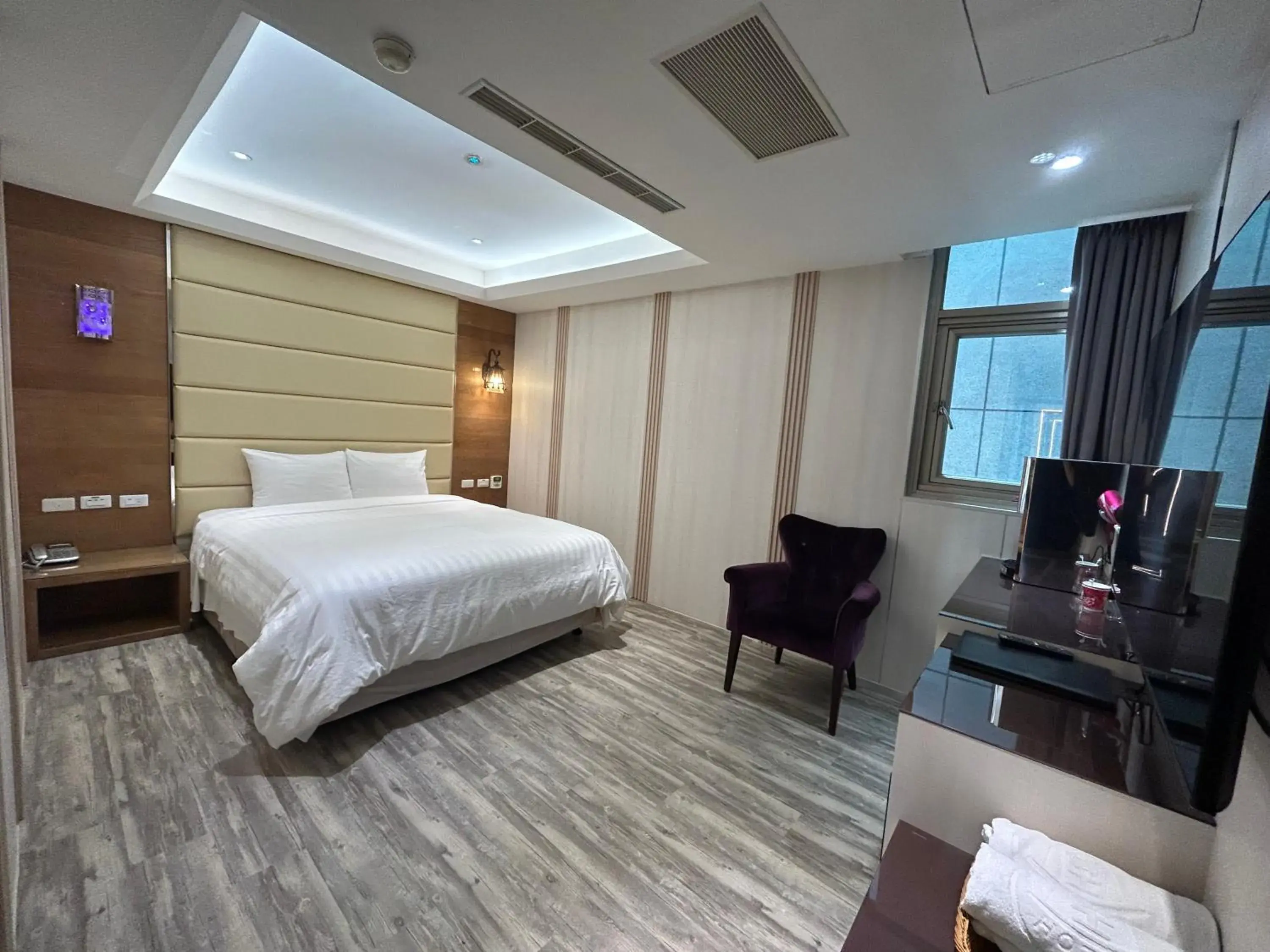 Photo of the whole room, Bed in Benz Hotel Photo of the whole room, Bed in Benz Hotel