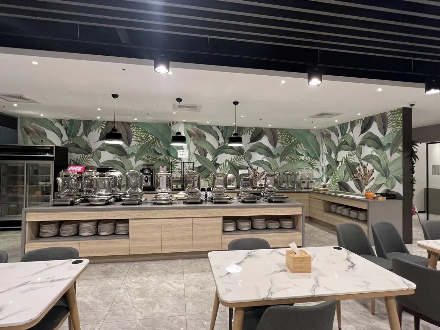 Restaurant/places to eat in Benz Hotel Restaurant/places to eat in Benz Hotel