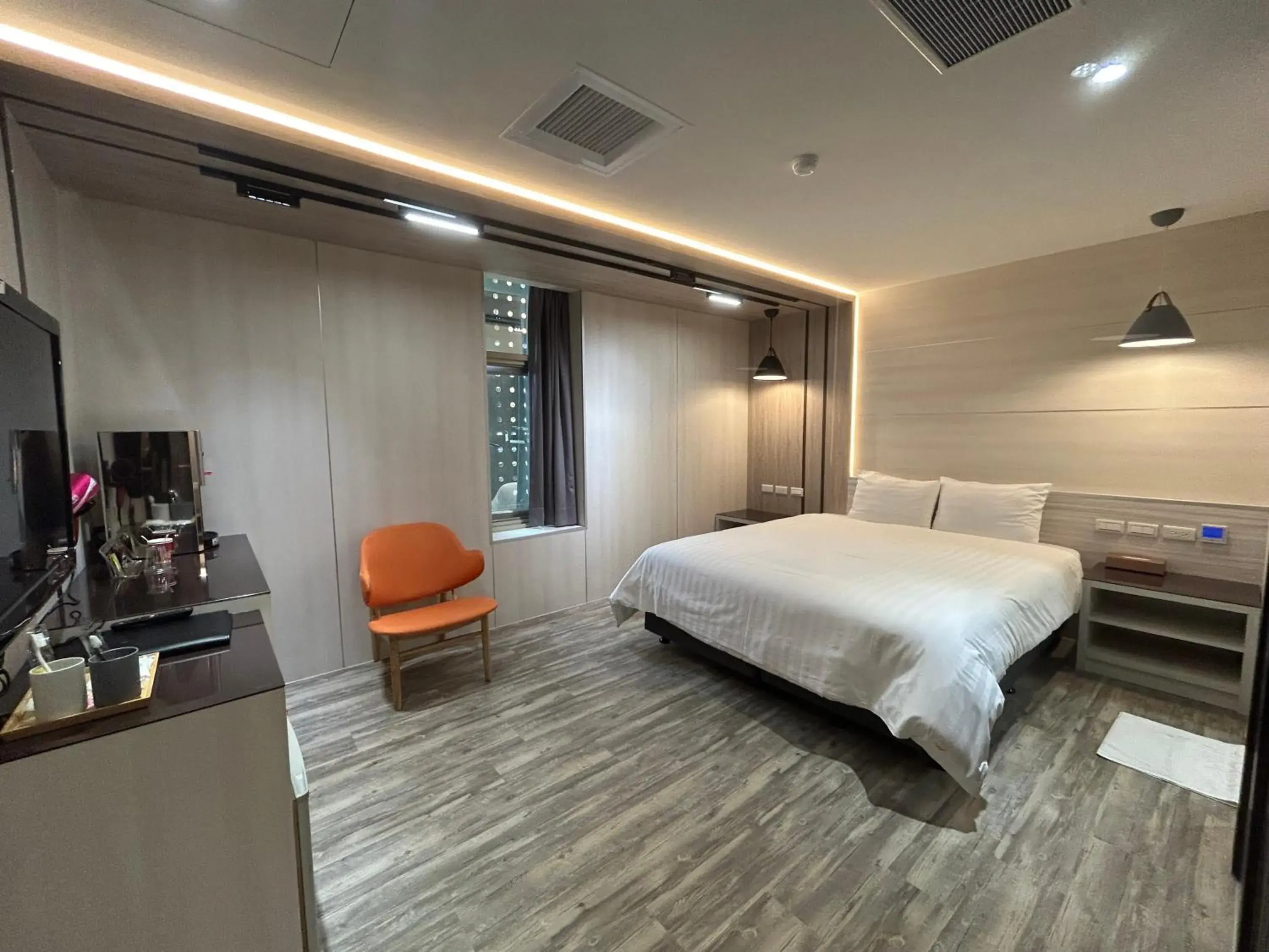 Photo of the whole room, Bed in Benz Hotel Photo of the whole room, Bed in Benz Hotel