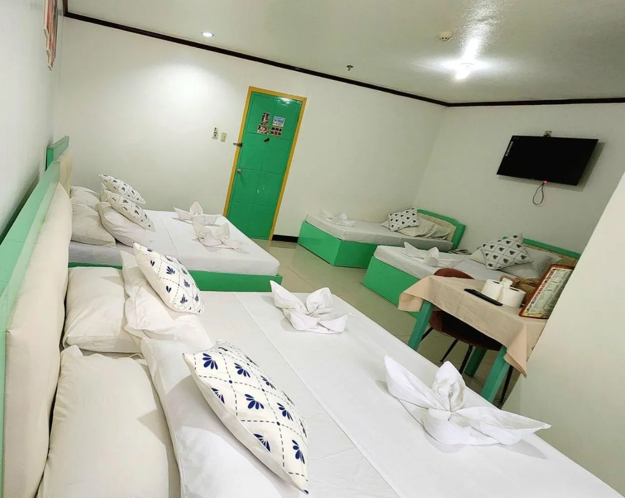 Bed in Demiren Hotel