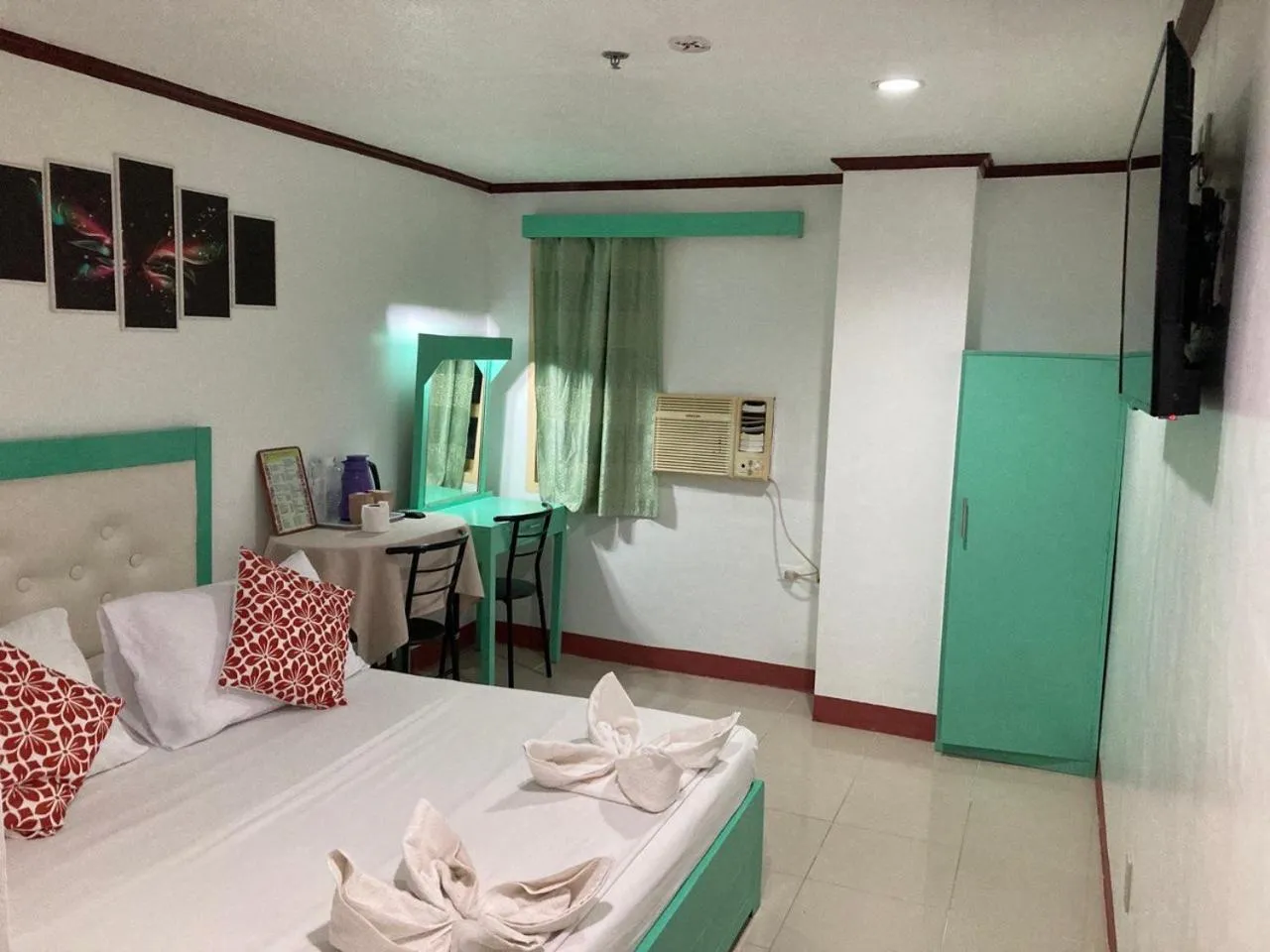 Bed in Demiren Hotel