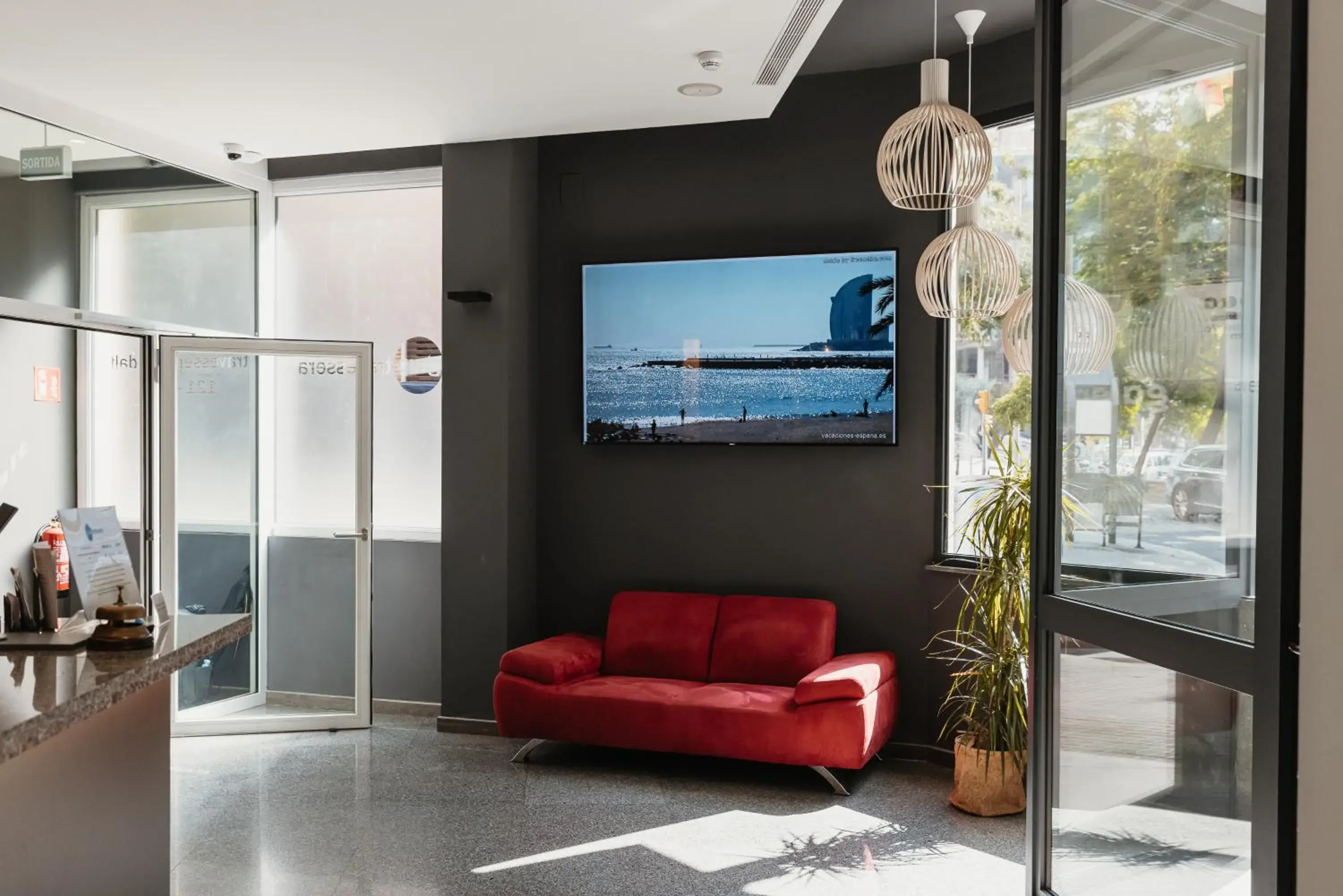 Lobby or reception in Hotel Travessera Lobby or reception in Hotel Travessera