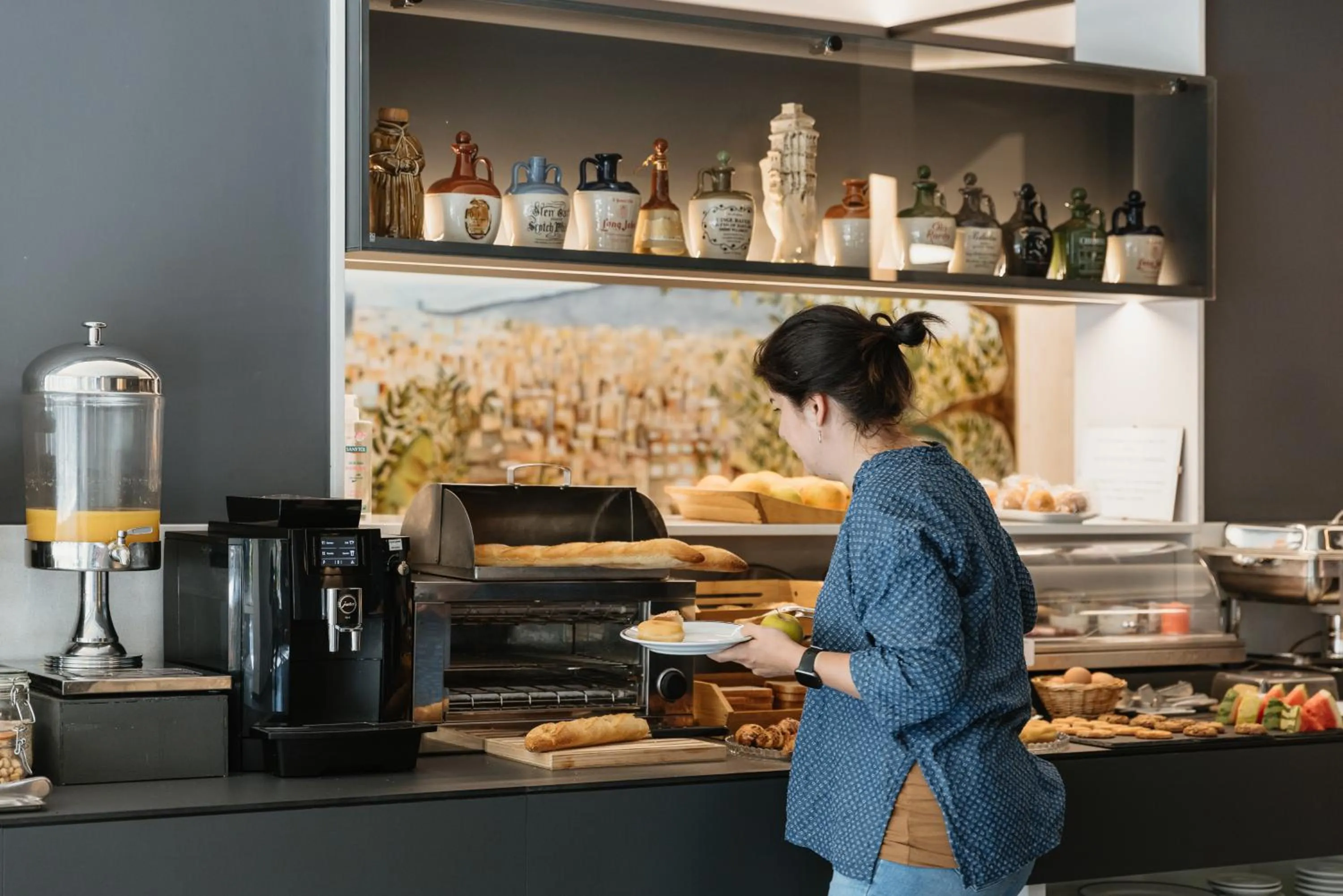 Buffet breakfast in Hotel Travessera