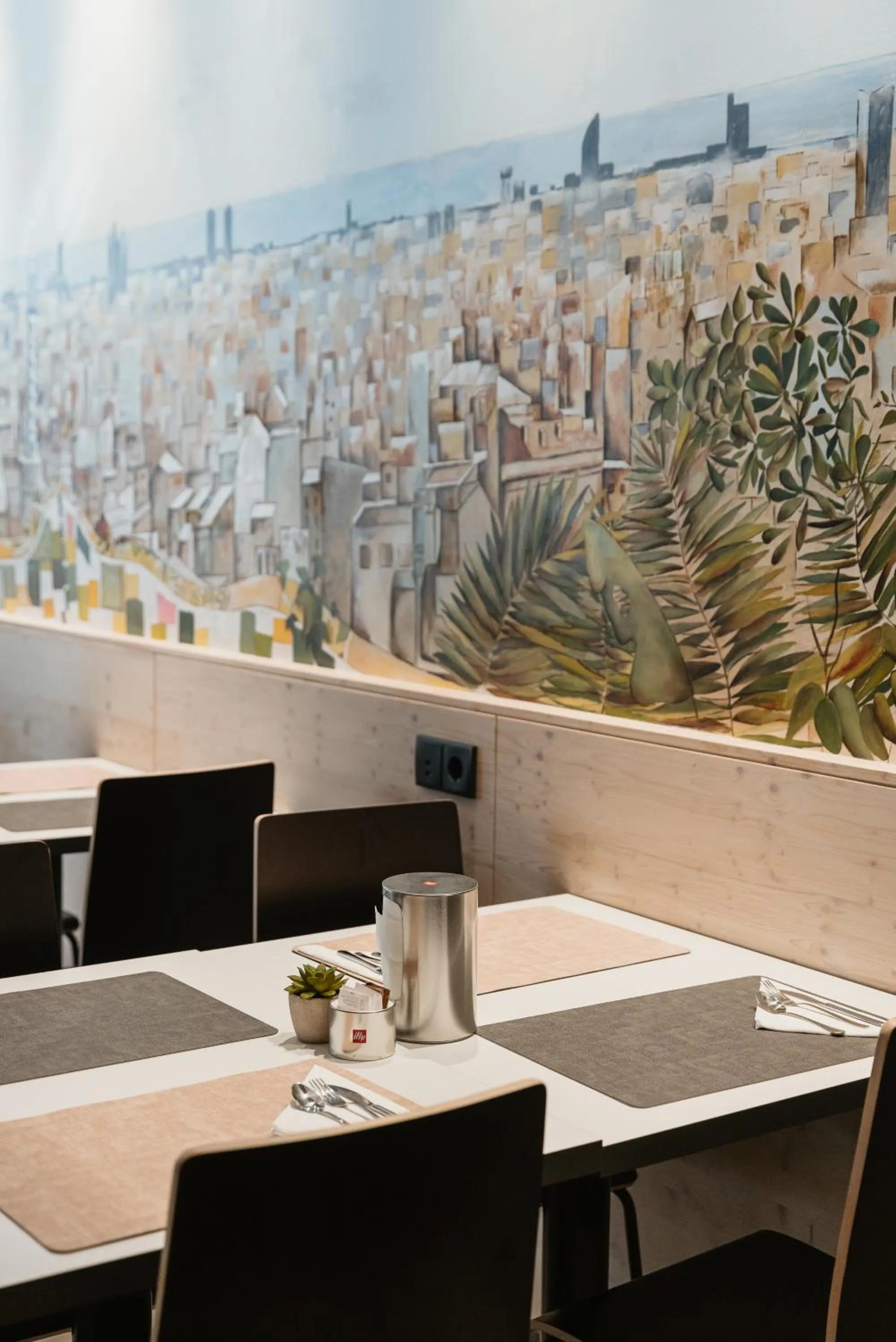 Restaurant/places to eat in Hotel Travessera