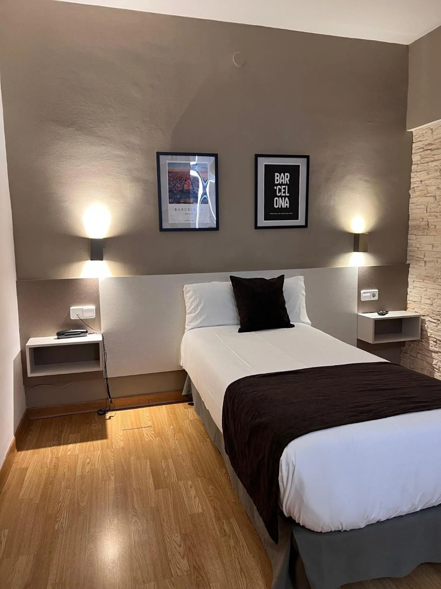 Photo of the whole room, Bed in Hotel Travessera