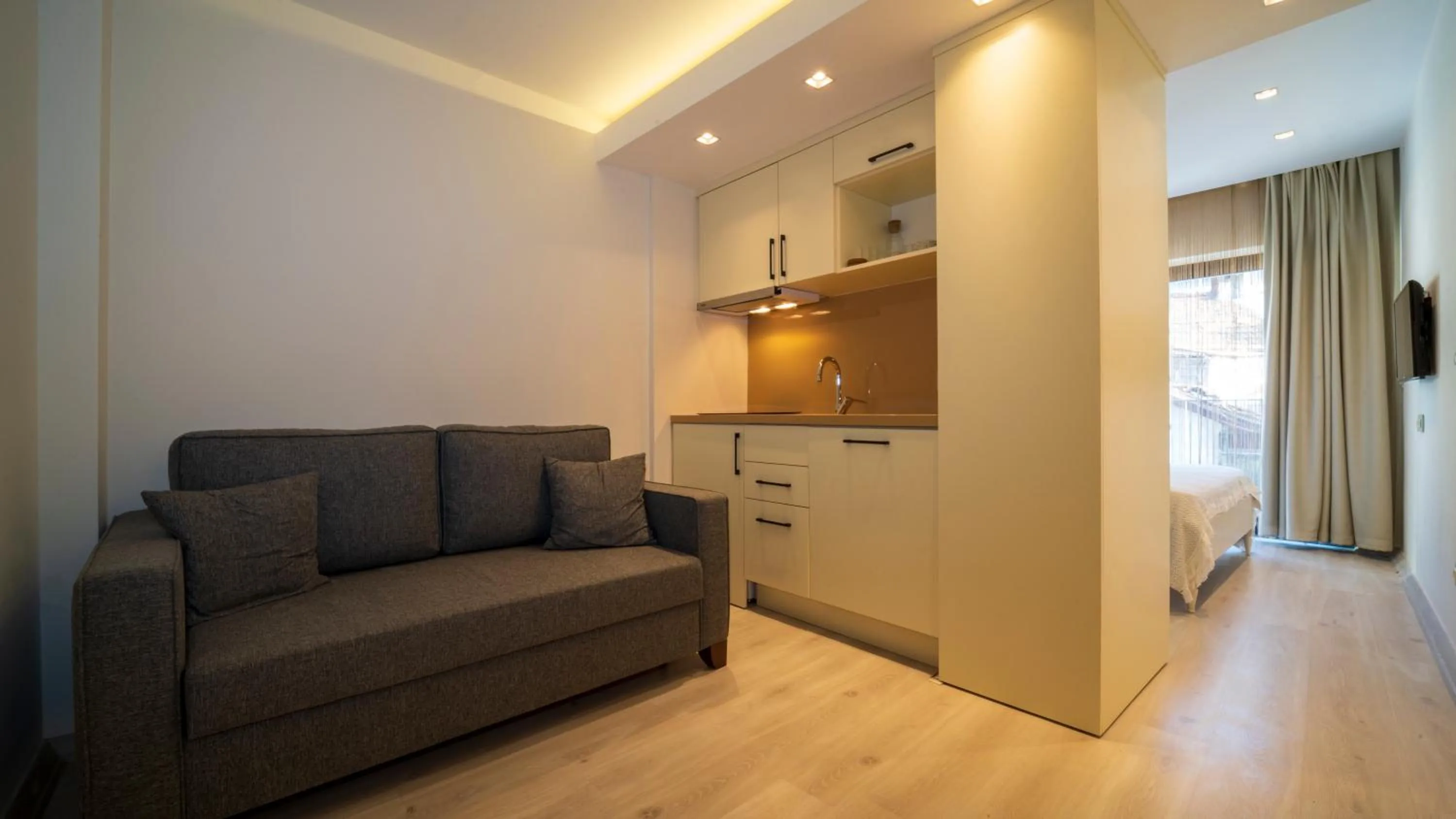 Seating area in Rooms365