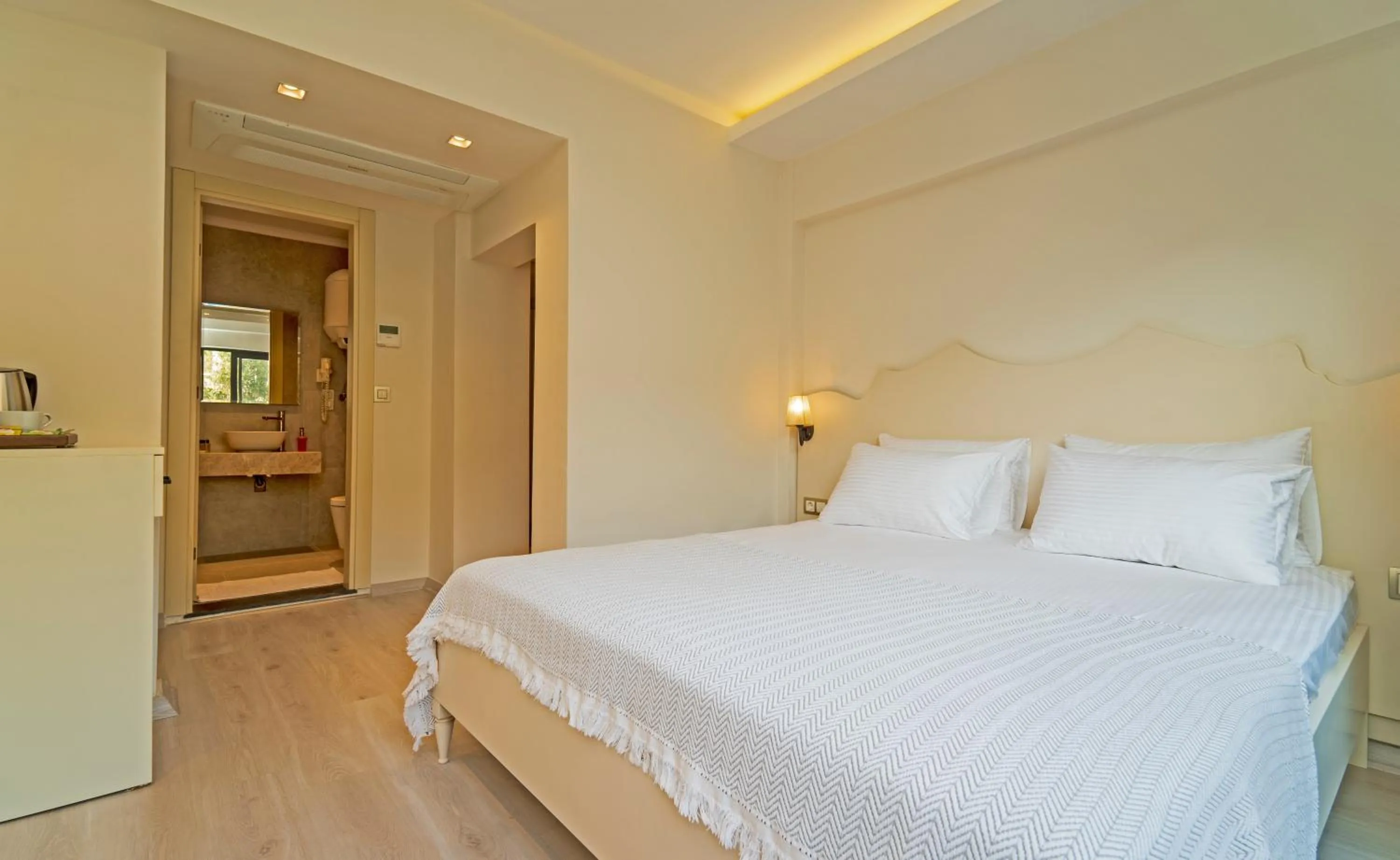 Photo of the whole room in Rooms365