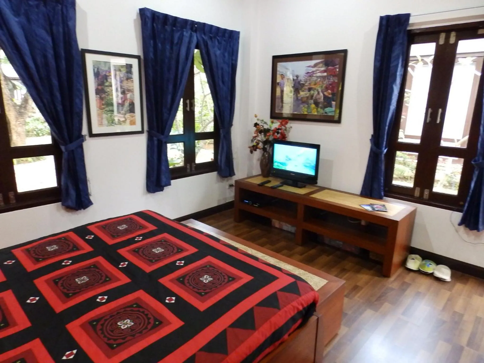 TV and multimedia, Bed in Rice Barn And Rooms