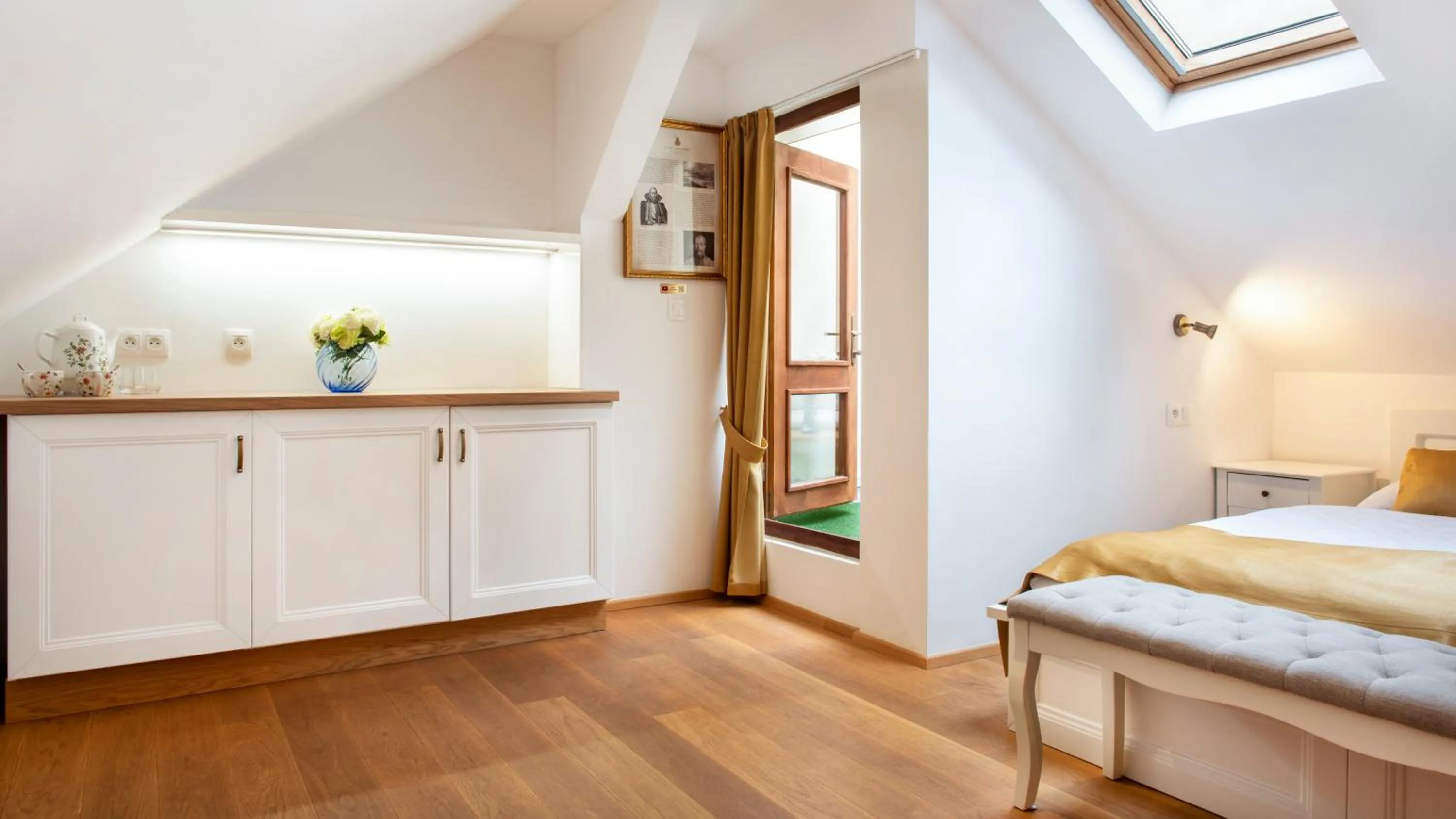 Balcony/Terrace, Bed in Spa Beerland Chateaux – U Zlaté Hrušky / At Golden pear