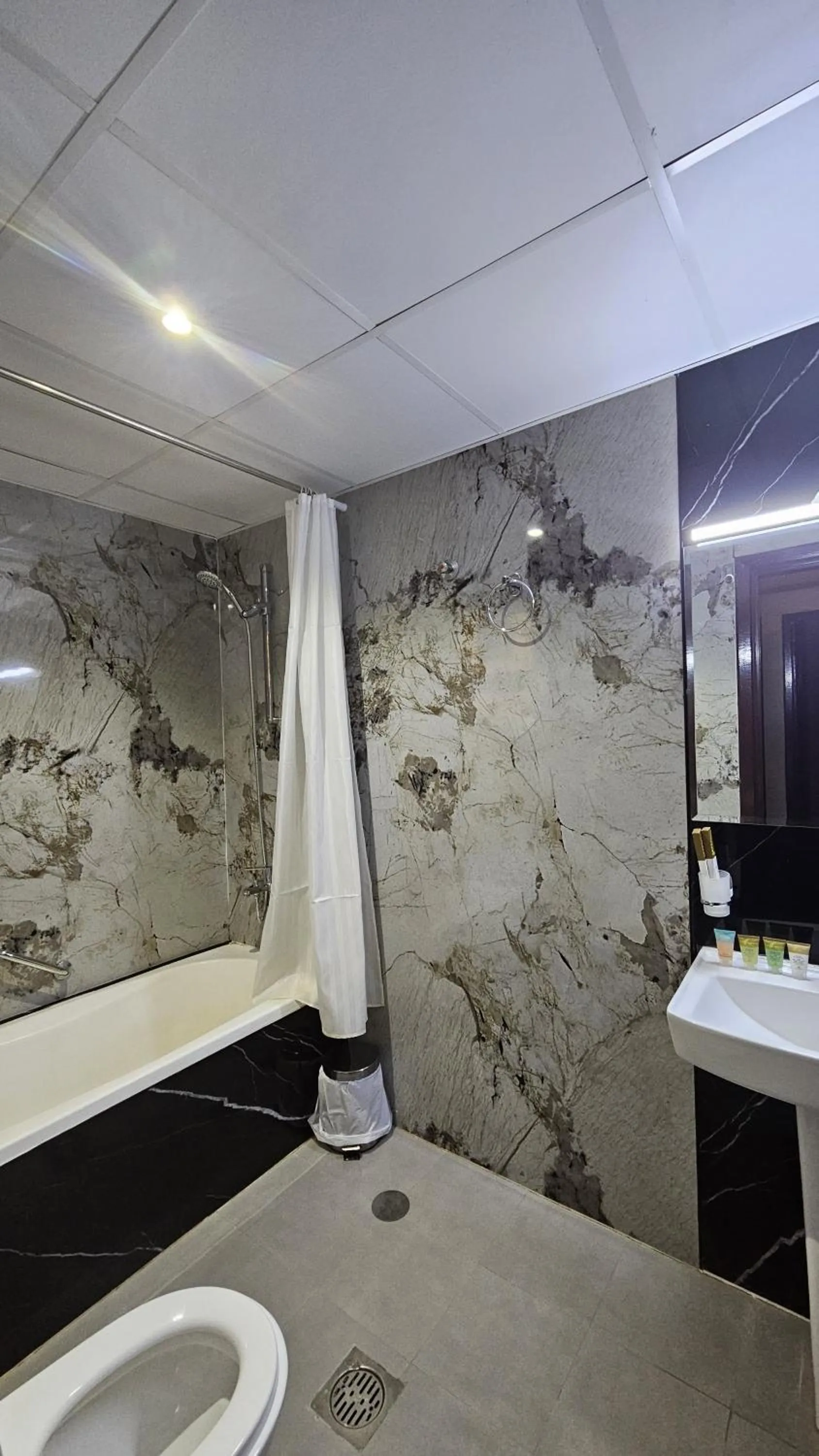 Toilet in Sea Shore Hotel Apartment Khorfakkan