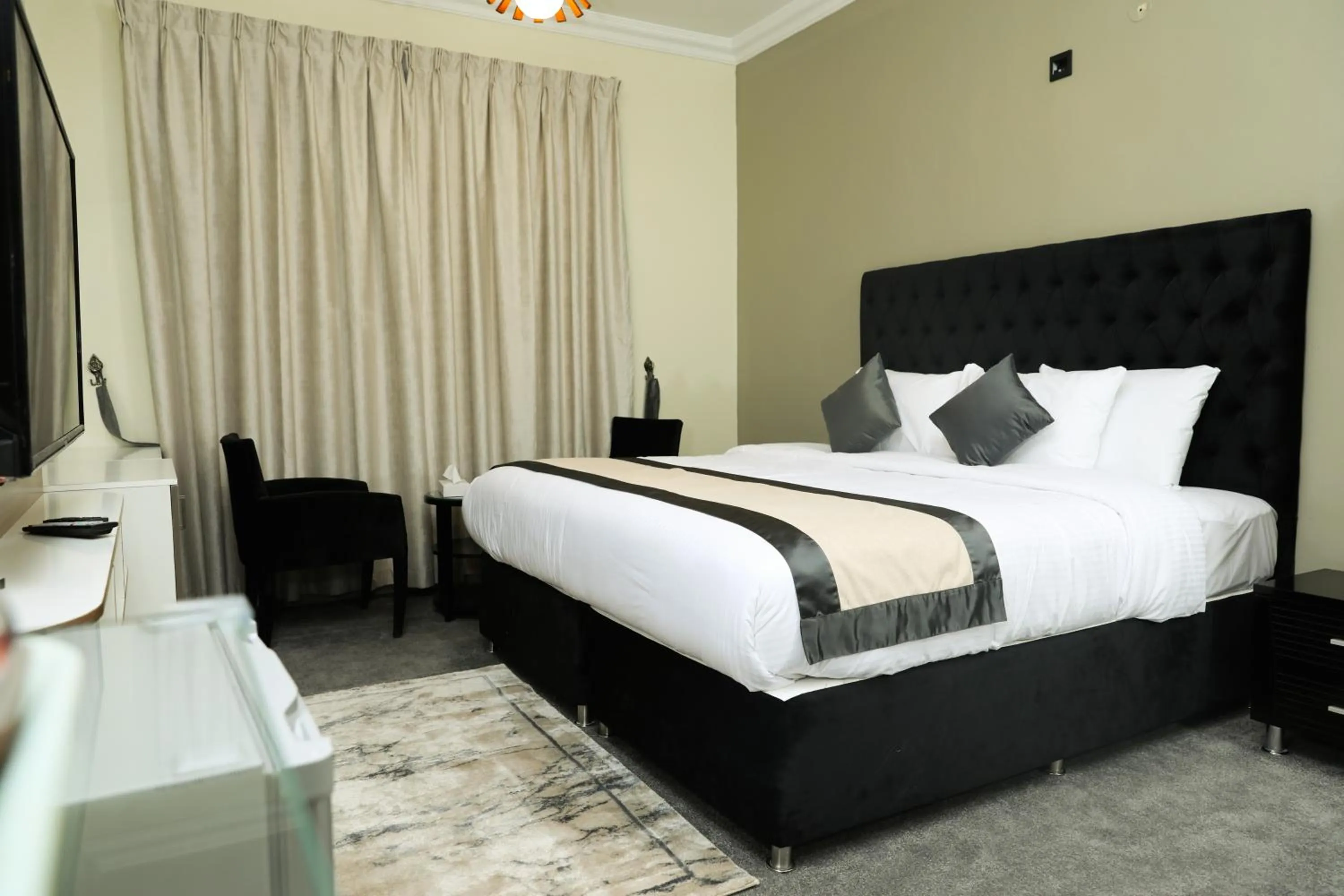 Photo of the whole room, Bed in Sea Shore Hotel Apartment Khorfakkan