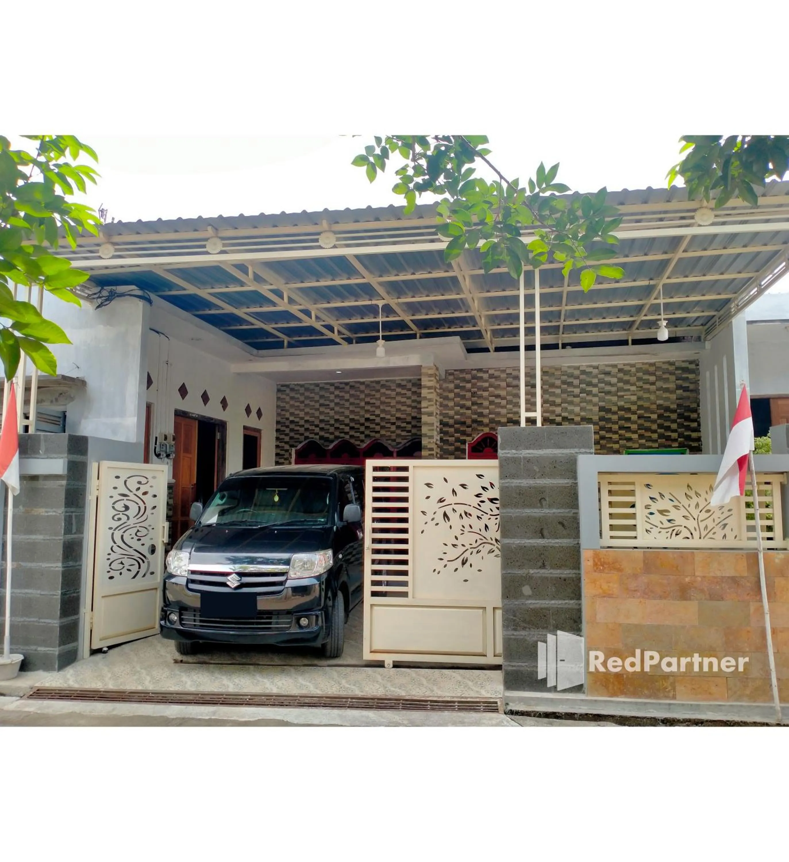 Property building in Navisha Guest House Syariah near Exit Tol Batang RedPartner