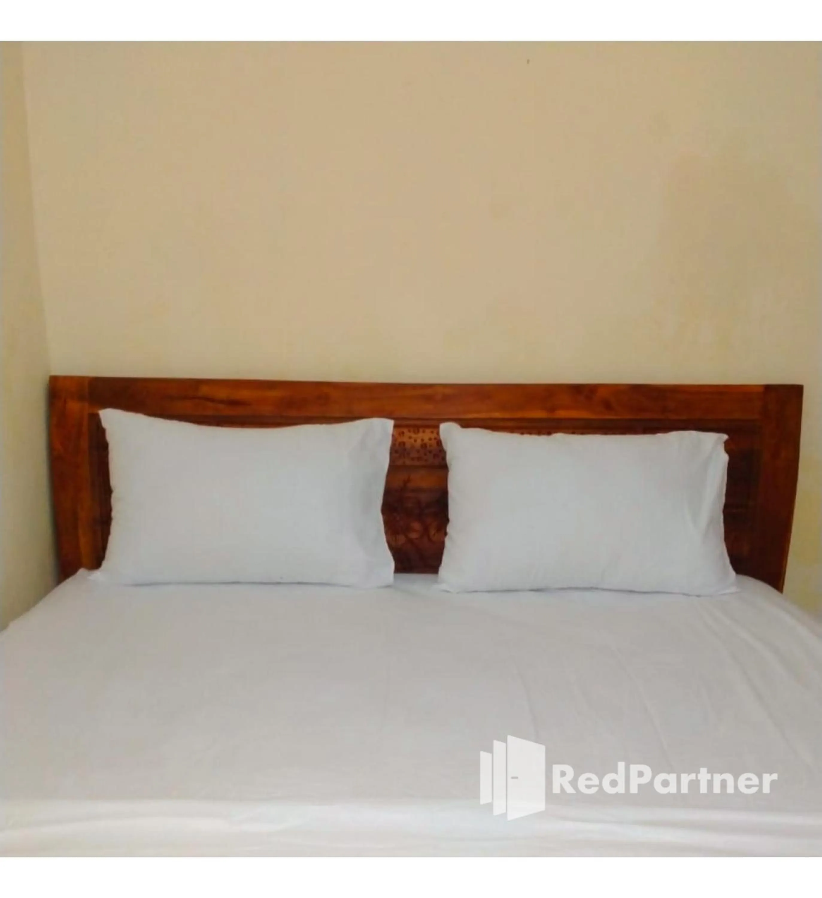 Bedroom, Bed in Navisha Guest House Syariah near Exit Tol Batang RedPartner