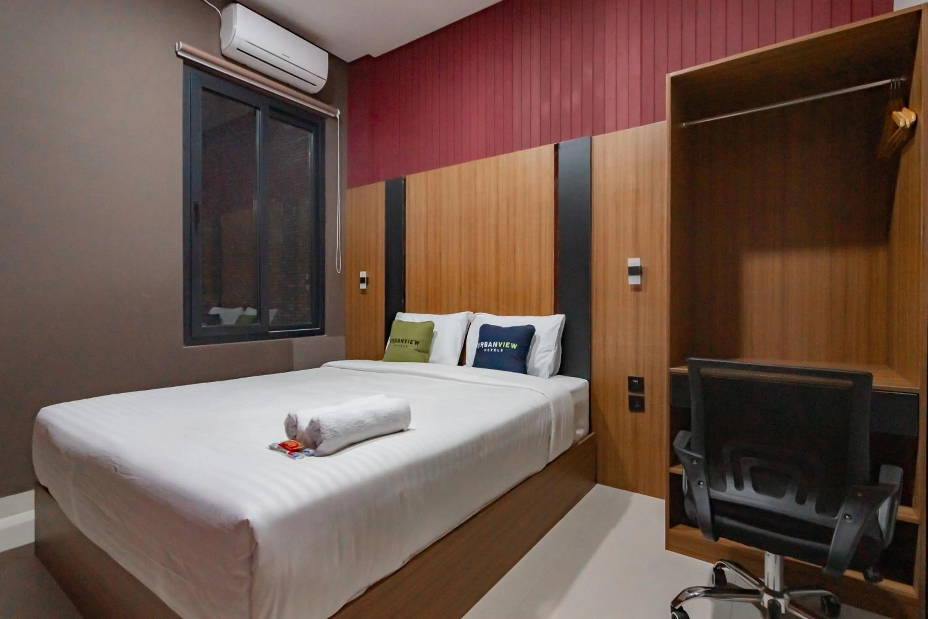 Bedroom, Bed in Urbanview Elephant Eleven Residence Buah Batu Bandung by RedDoorz
