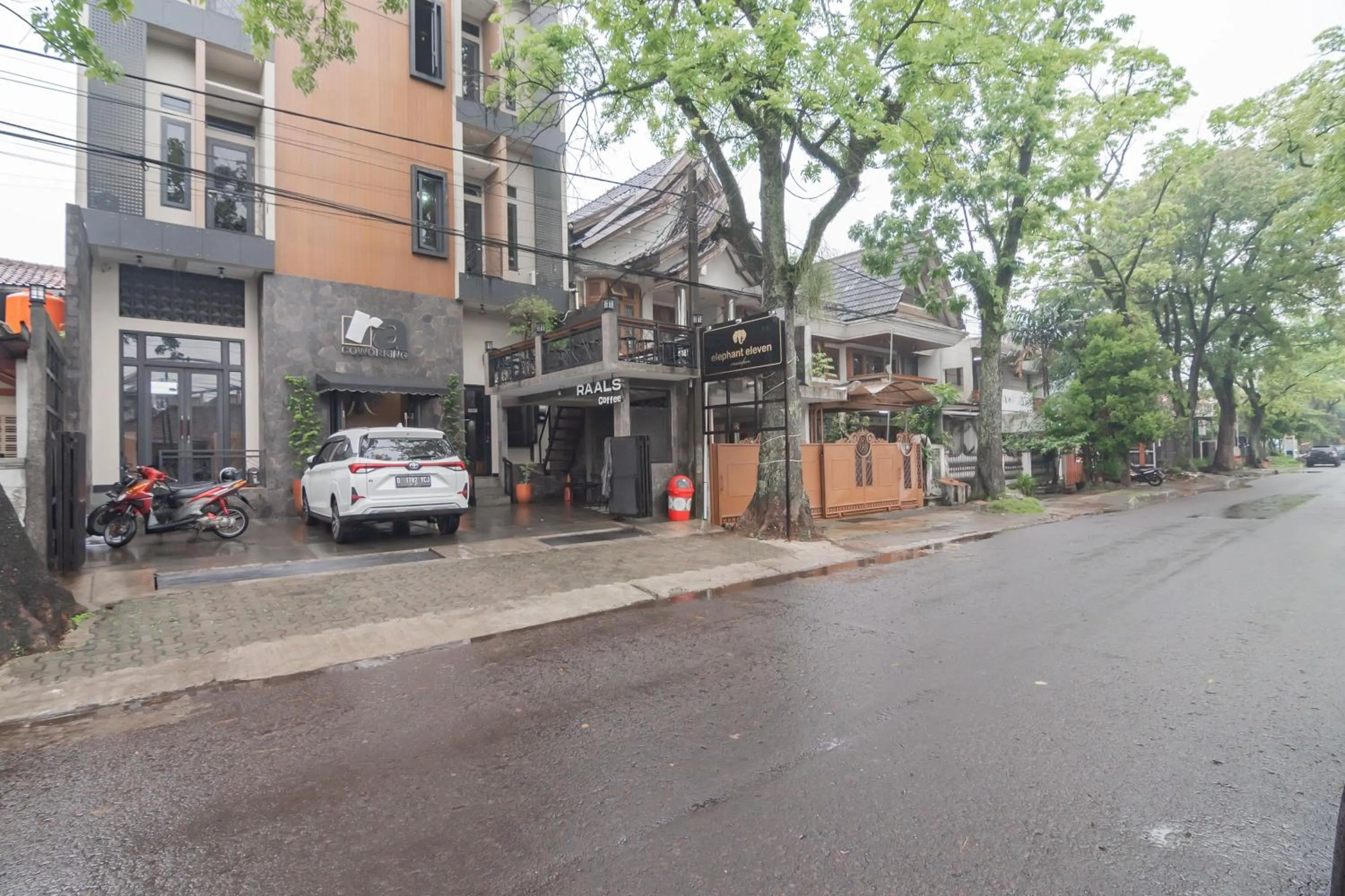 Property building in Urbanview Elephant Eleven Residence Buah Batu Bandung by RedDoorz