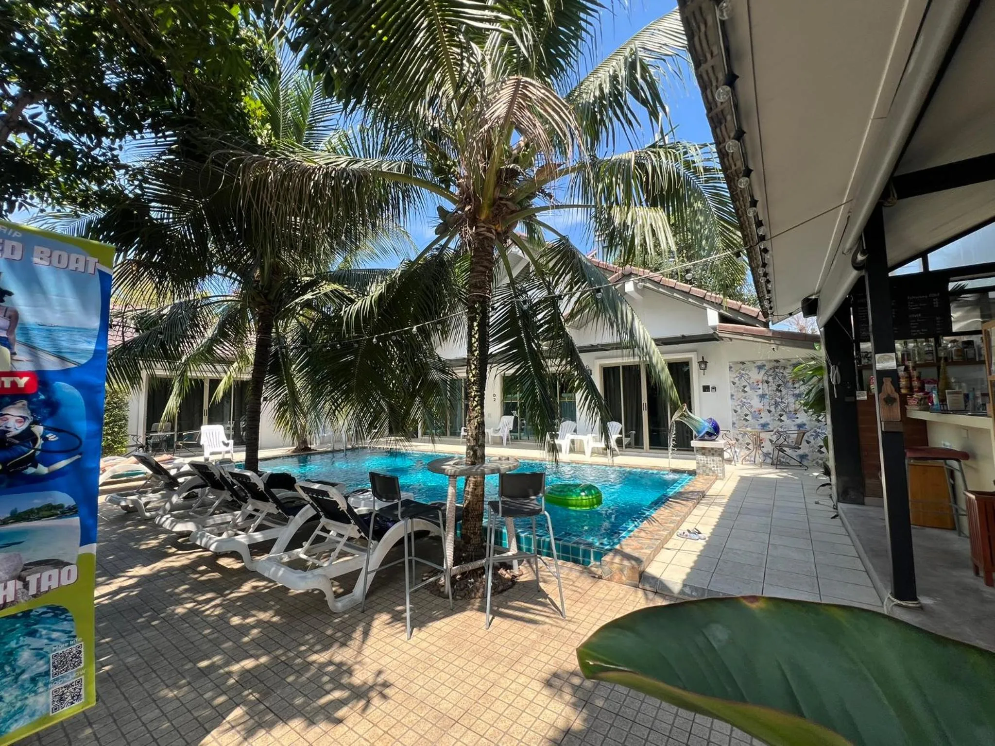 Pool view in The Snug Airportel - Phuket Airport